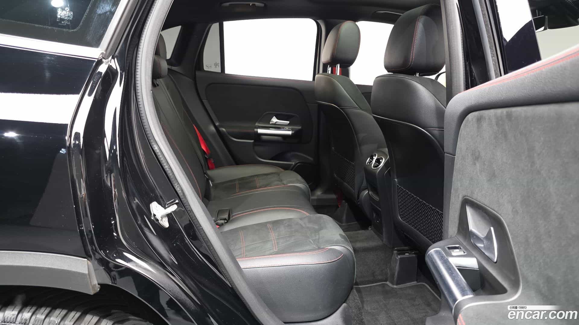 GLA-Class Mercedes-Benz 2021.6-OPTION-015