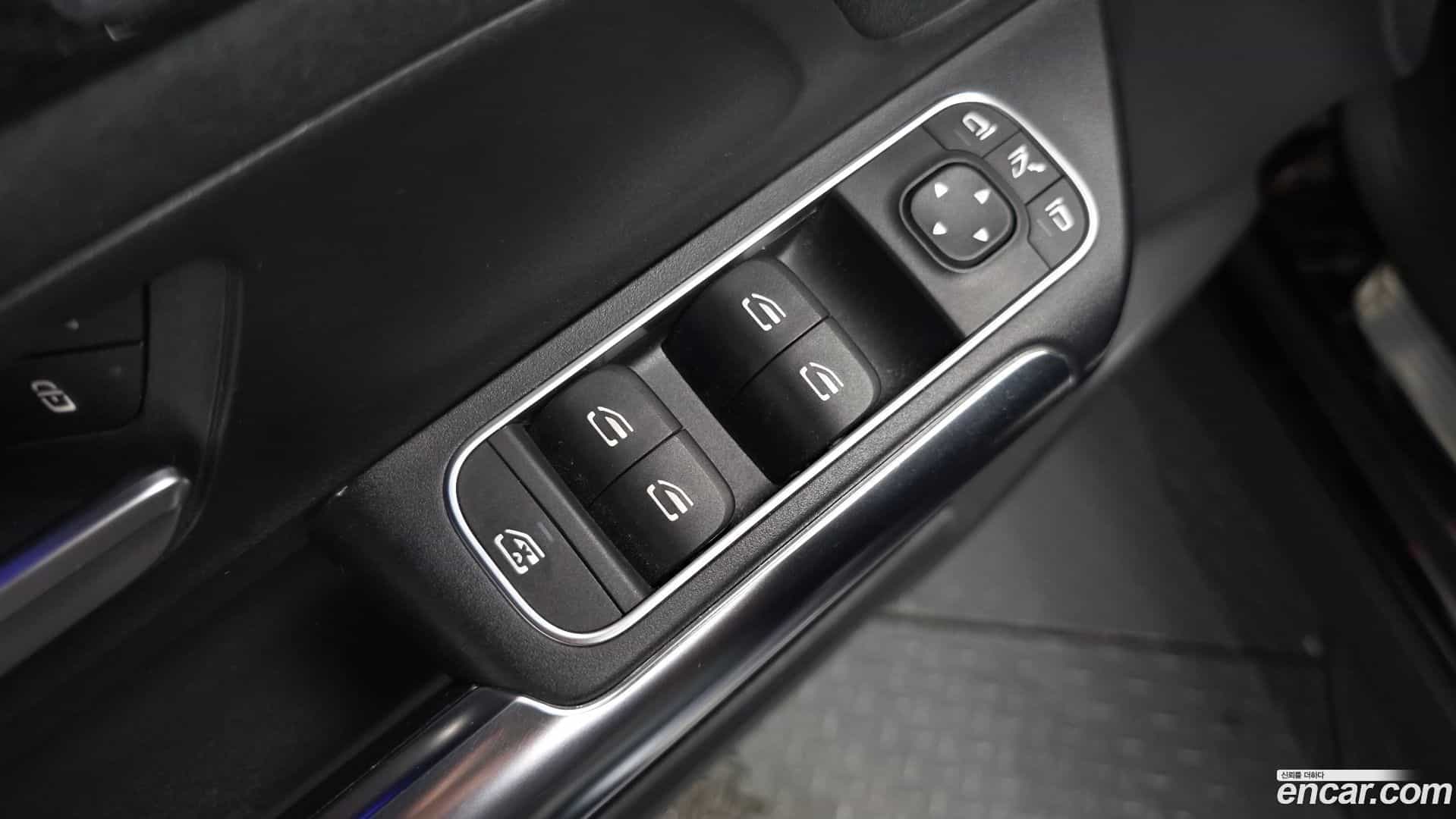 GLA-Class Mercedes-Benz 2021.6-OPTION-043