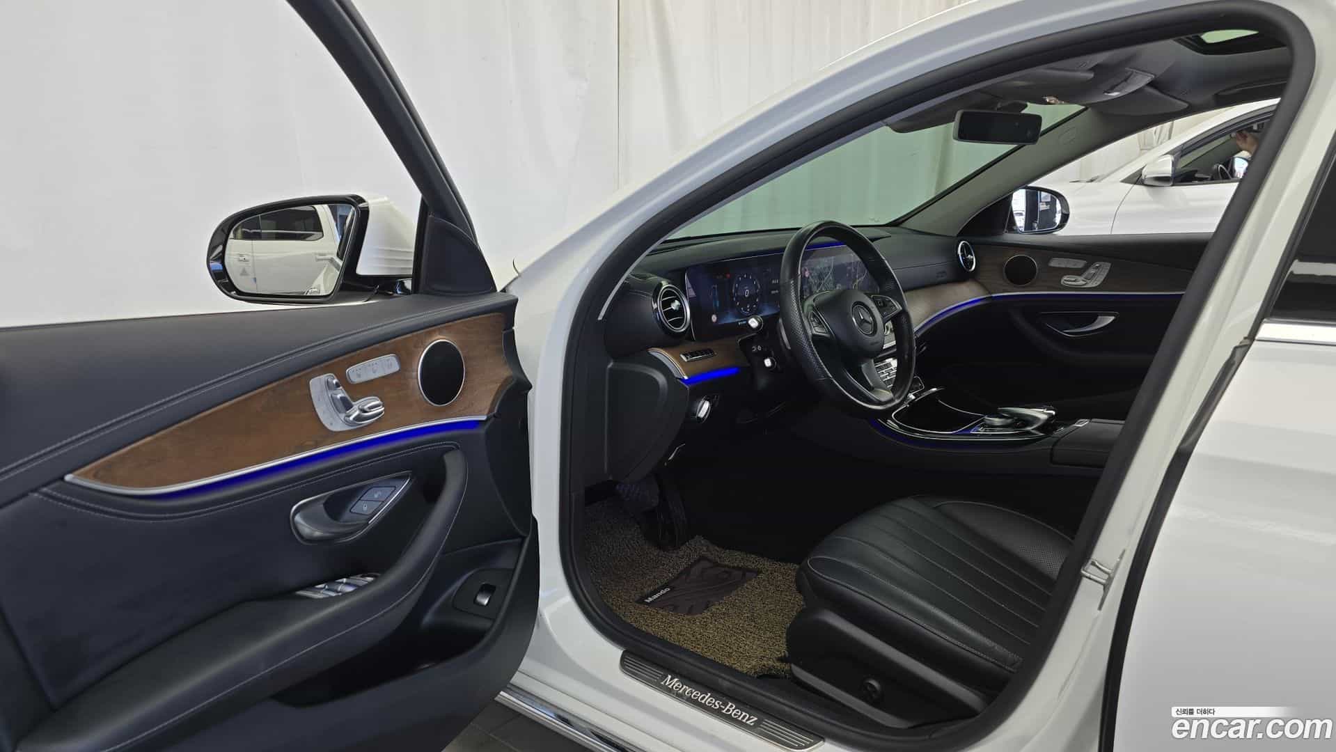 E-Class Mercedes-Benz 2017.2-INNER-010