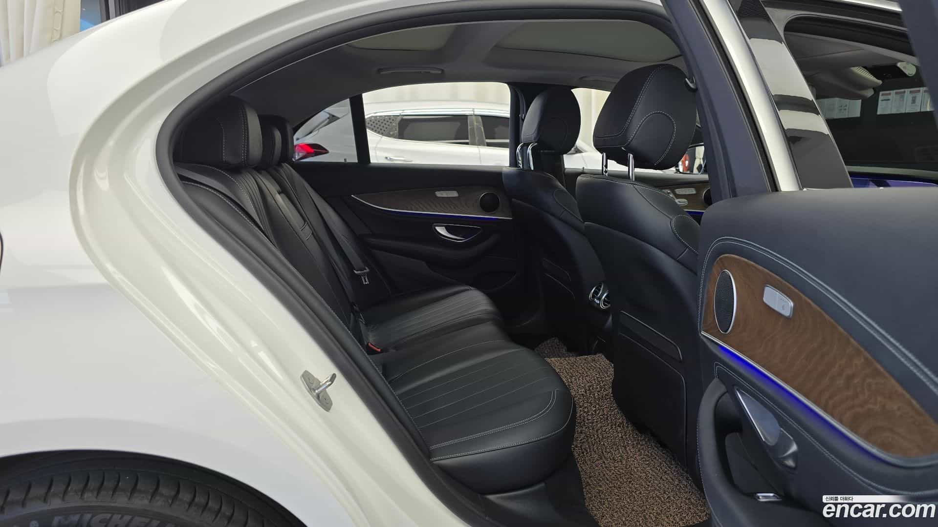 E-Class Mercedes-Benz 2017.2-OPTION-016