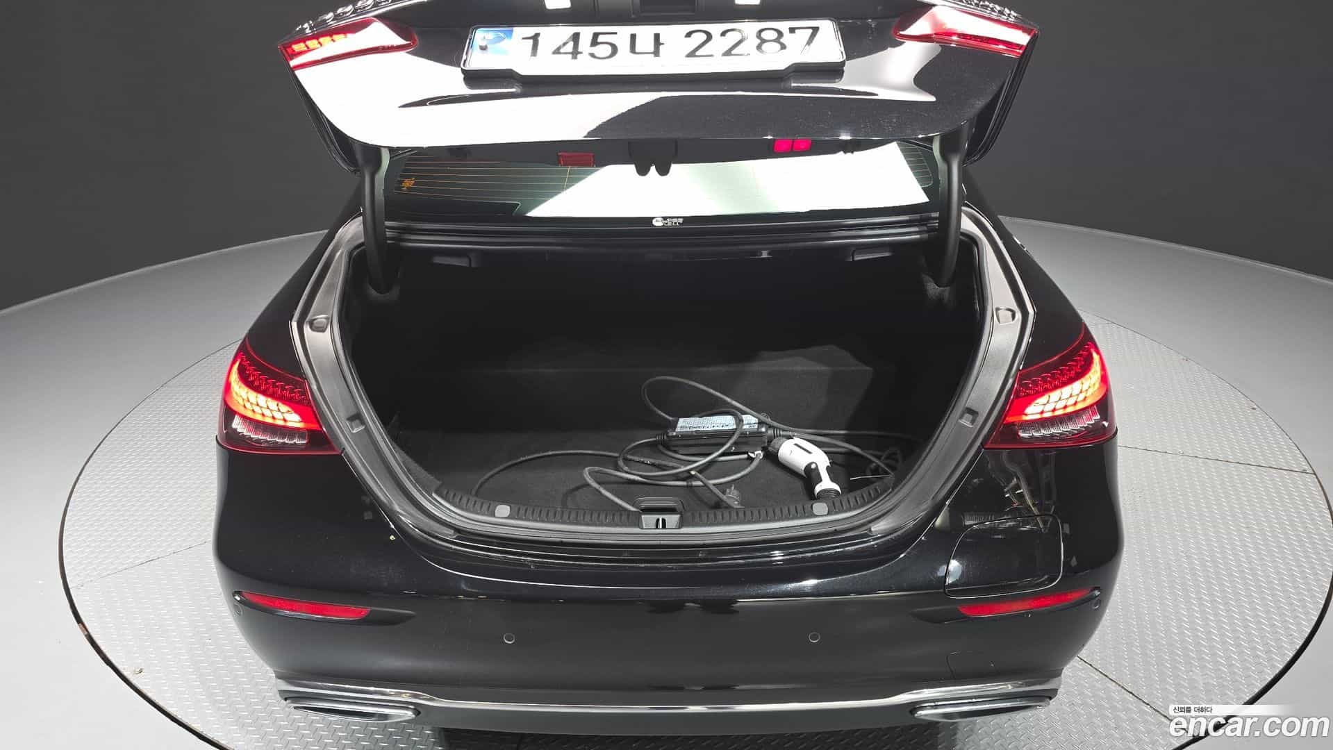 E-Class Mercedes-Benz 2020.11-OPTION-024