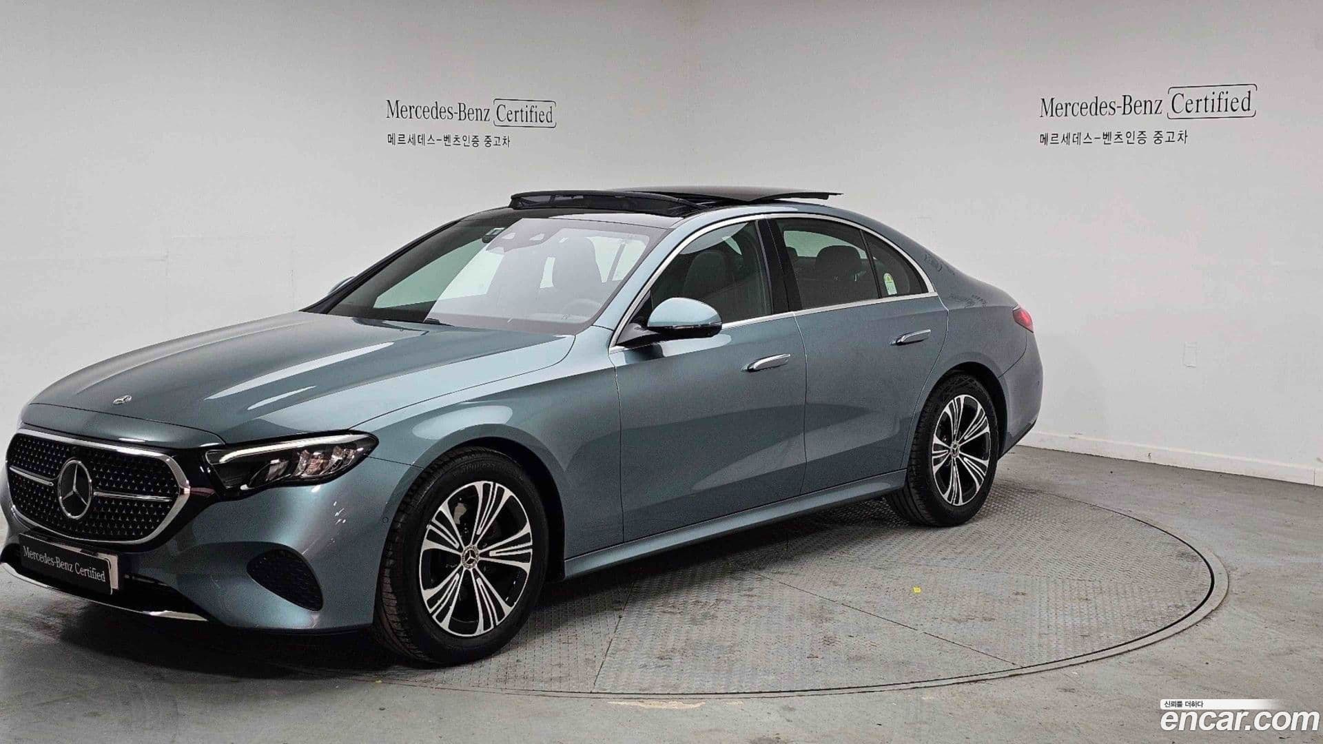 Main__Slider__Photo:E-Class Mercedes-Benz 2025.2-0