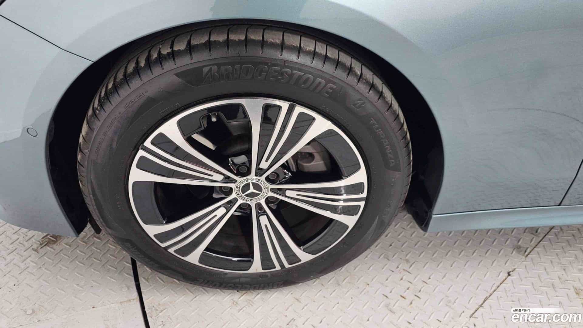 E-Class Mercedes-Benz 2025.2-OUTER-005