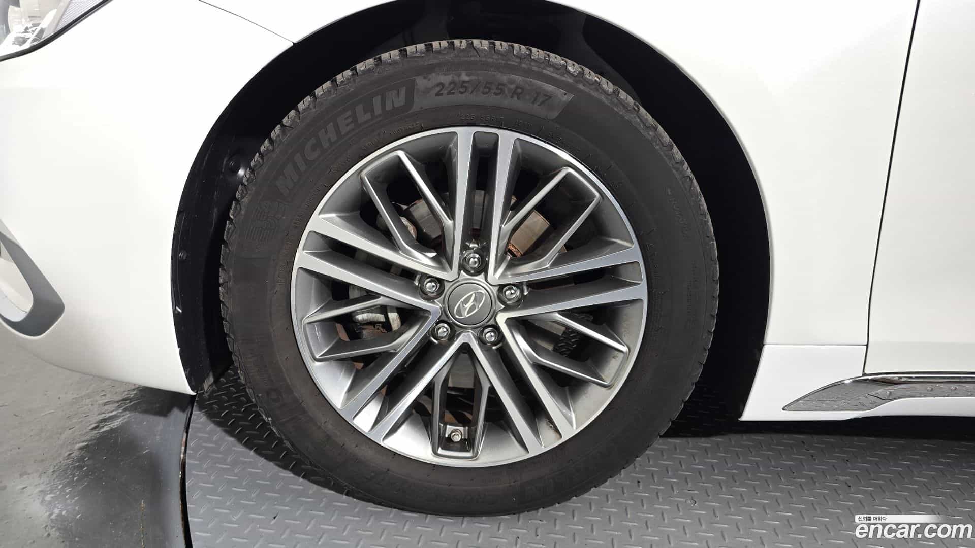 Grandeur Hyundai 2018.5-OUTER-005