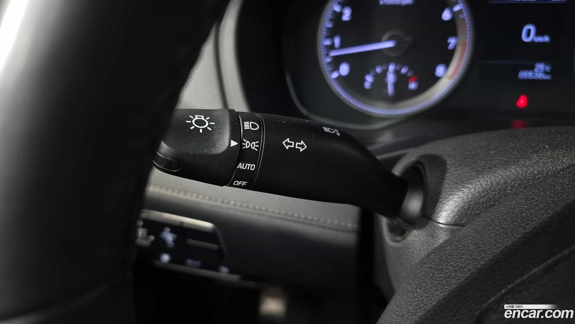 Grandeur Hyundai 2018.5-OPTION-016