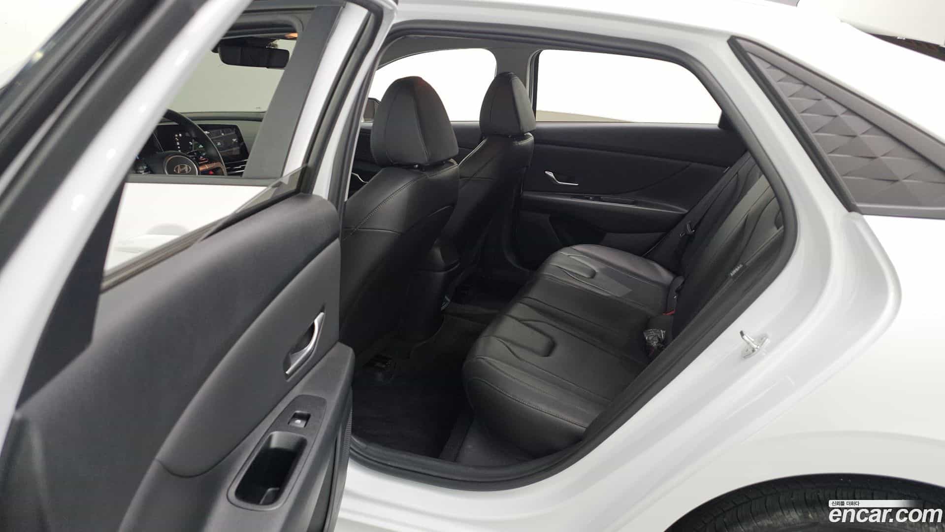 AVANTE Hyundai 2023.3-OPTION-023