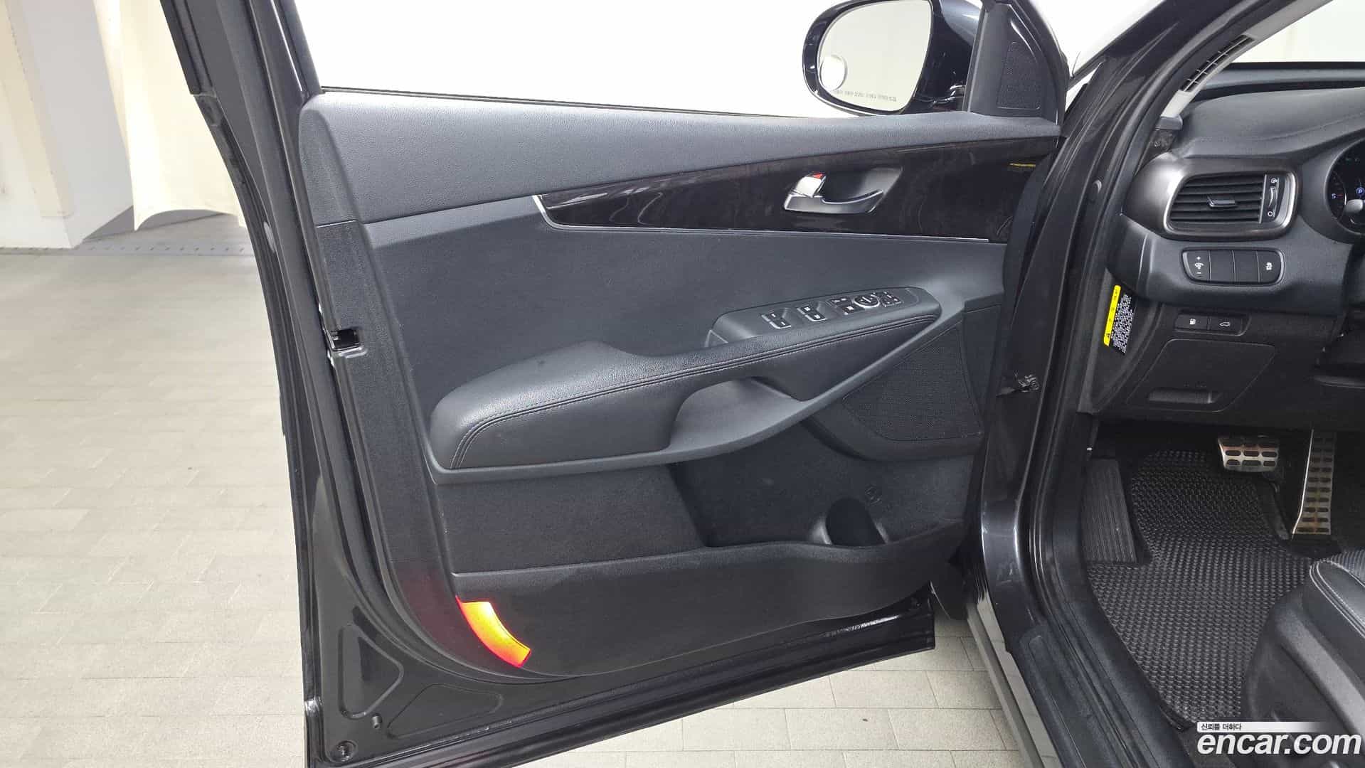 Sorento Kia 2017.3-INNER-034