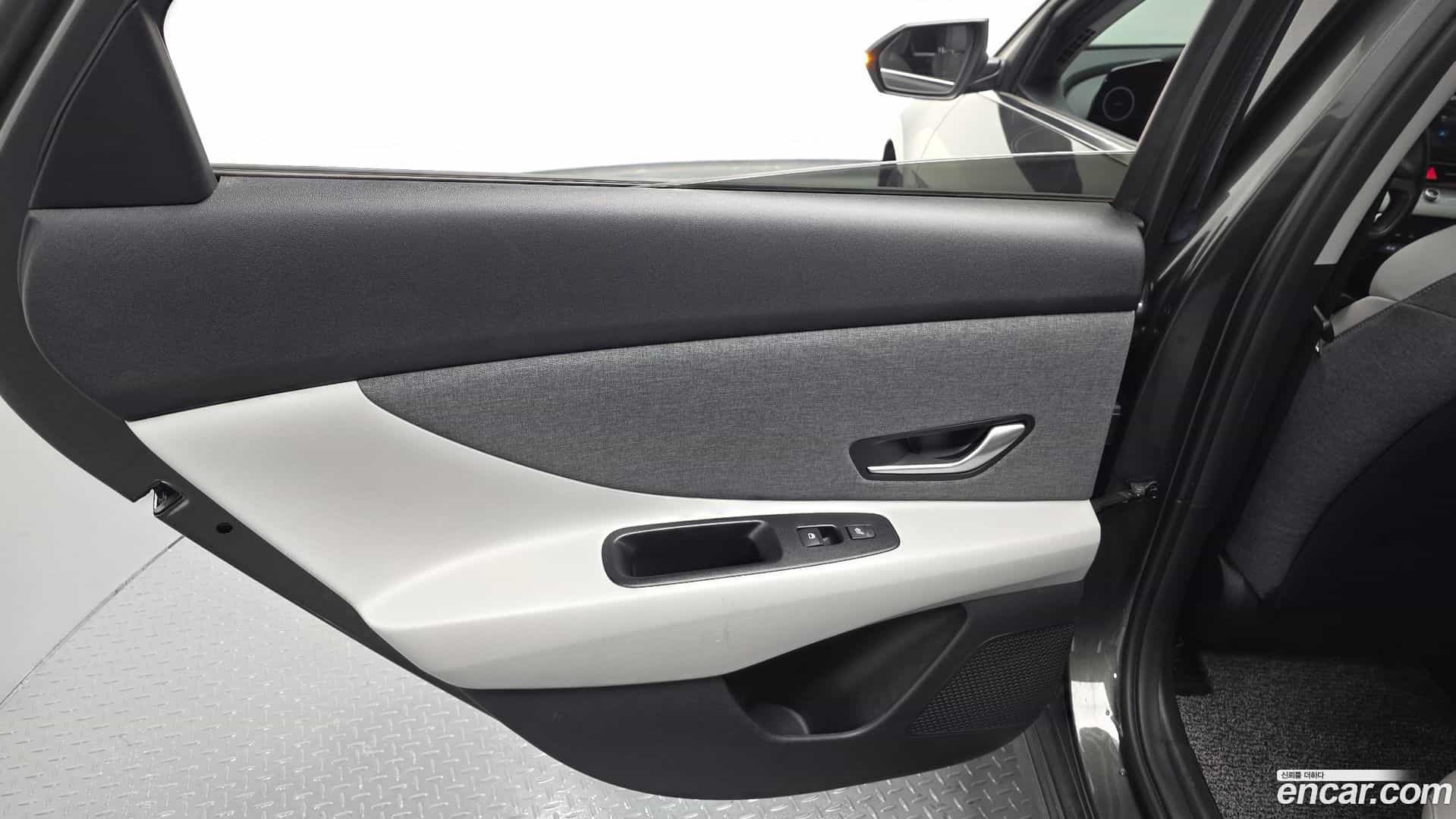 AVANTE Hyundai 2023.2-INNER-035