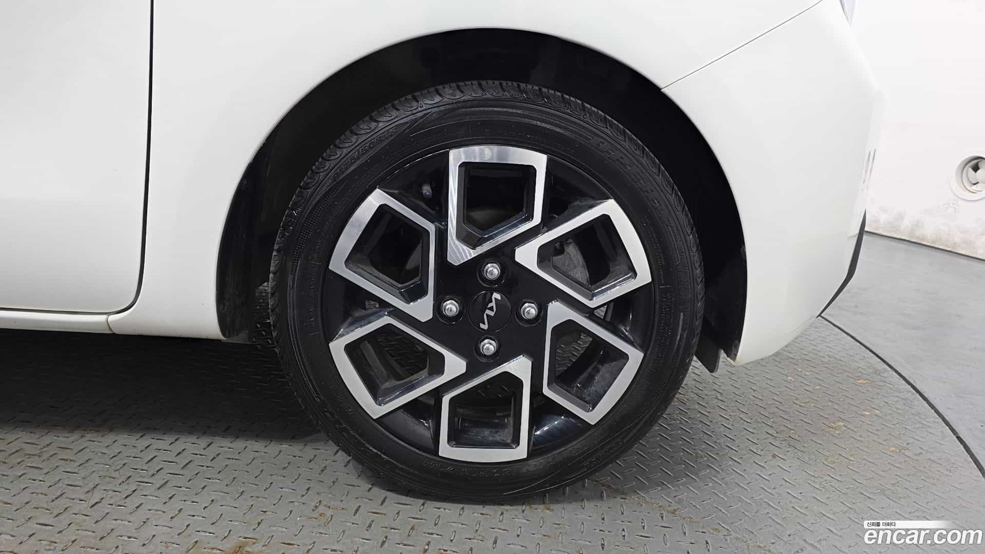 RAY Kia 2023.4-OUTER-031