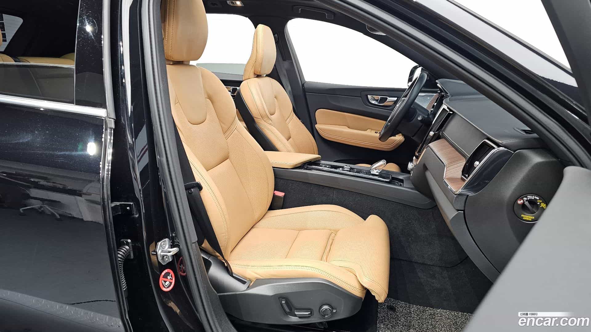 XC60 Volvo 2021.7-OPTION-015