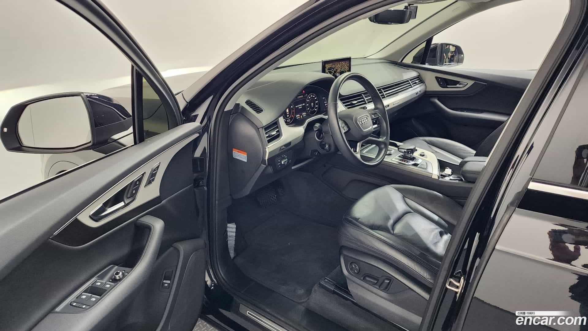 Q7 Audi 2019.10-INNER-010