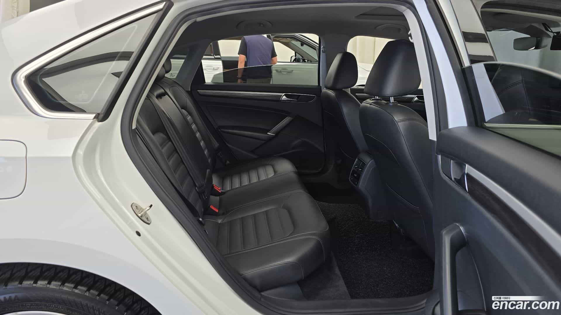 Passat Volkswagen 2018.9-OPTION-016
