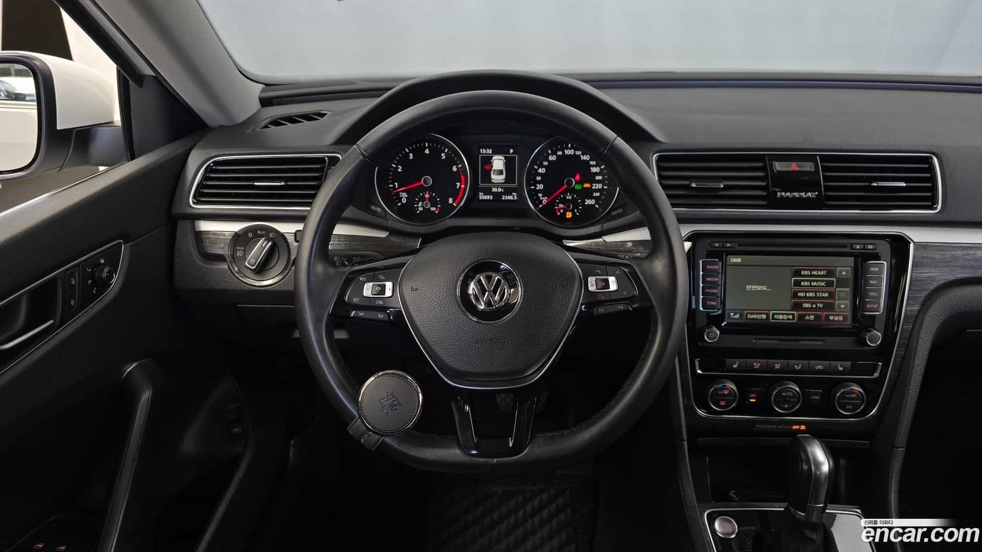 Passat Volkswagen 2018.9-OPTION-017