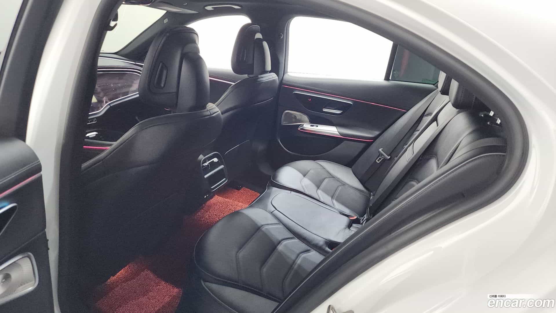 E-Class Mercedes-Benz 2024.6-OPTION-015