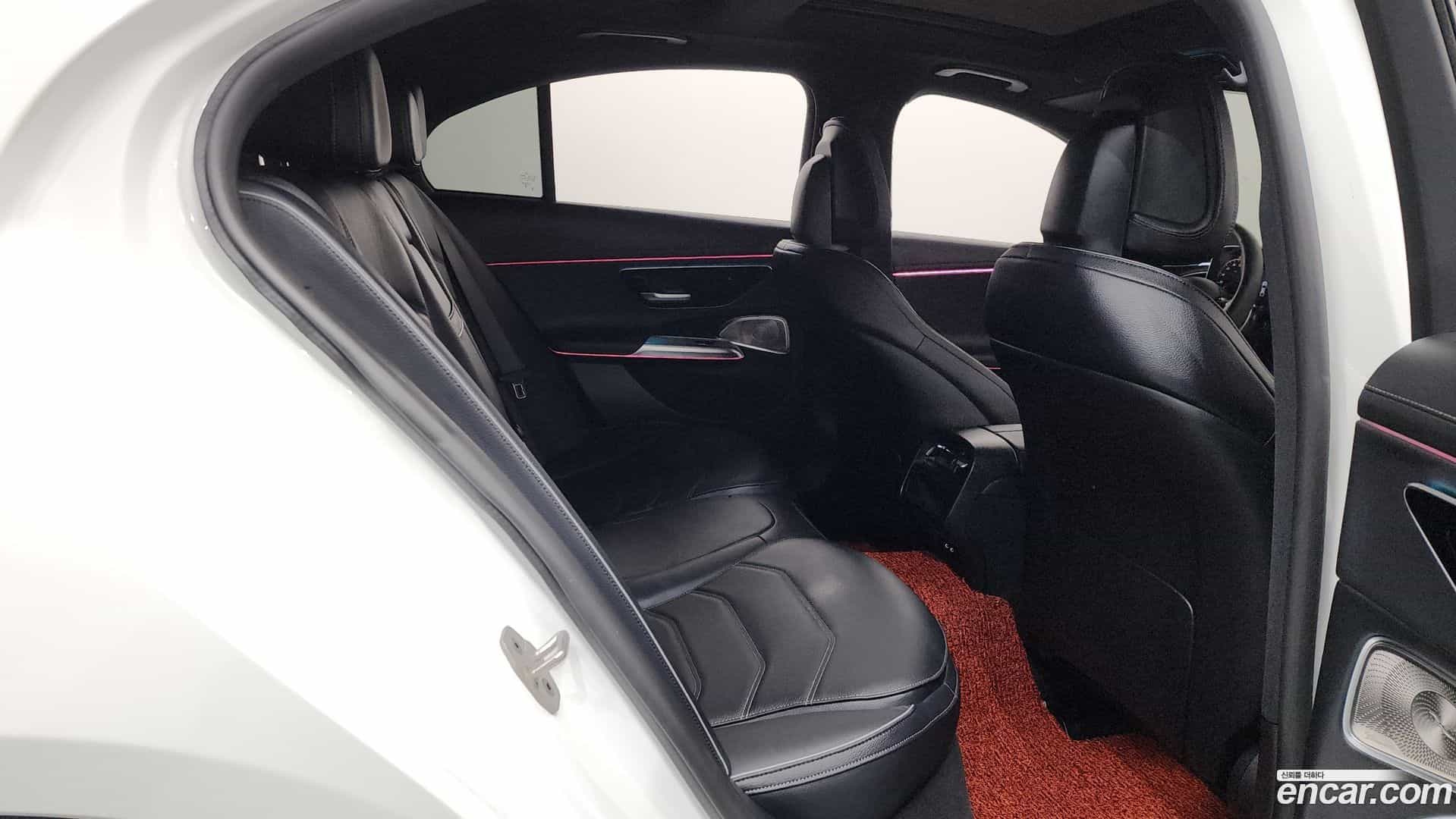 E-Class Mercedes-Benz 2024.6-OPTION-016