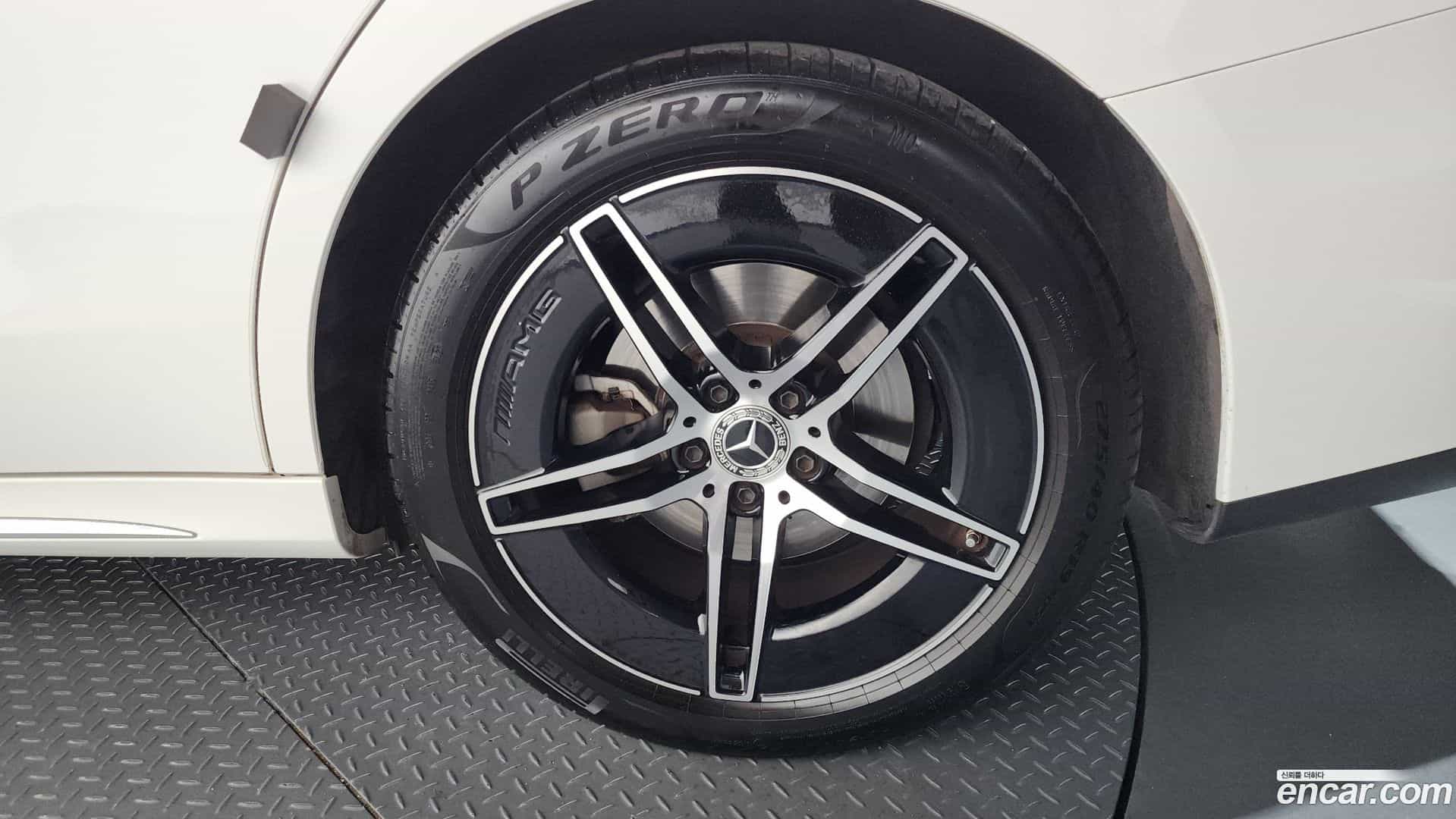 E-Class Mercedes-Benz 2024.6-OUTER-031
