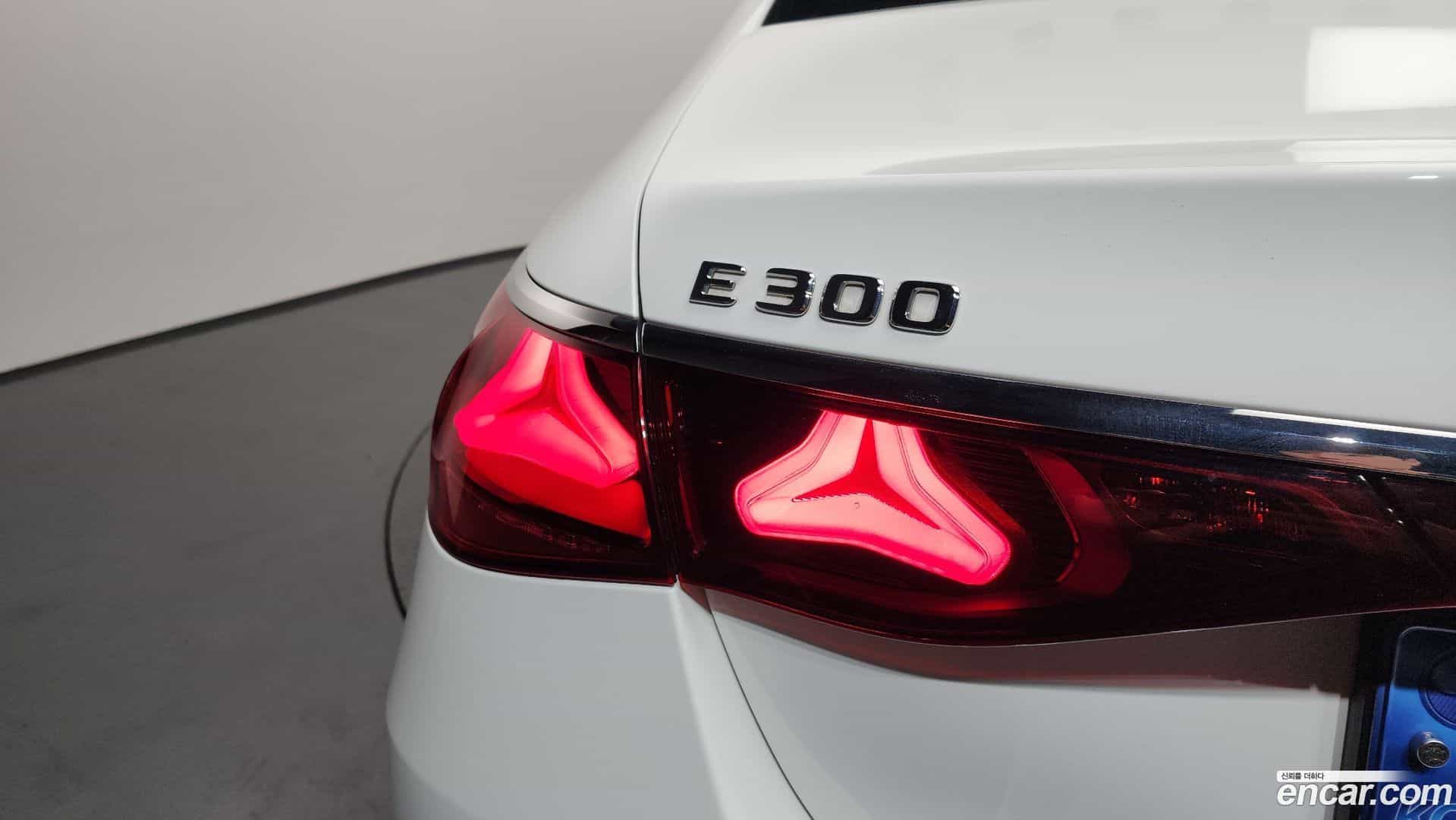 E-Class Mercedes-Benz 2024.6-OUTER-033