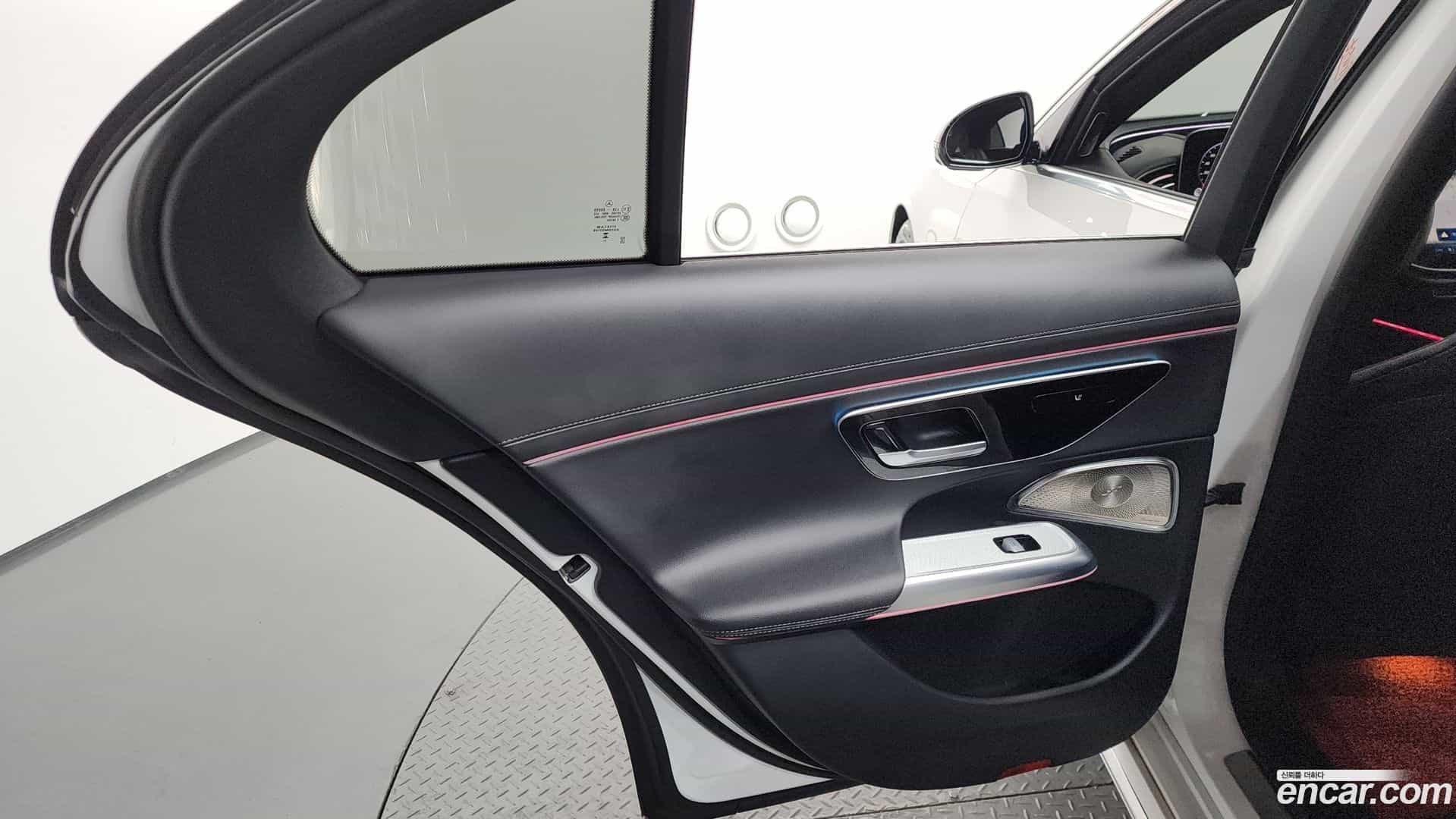 E-Class Mercedes-Benz 2024.6-INNER-035