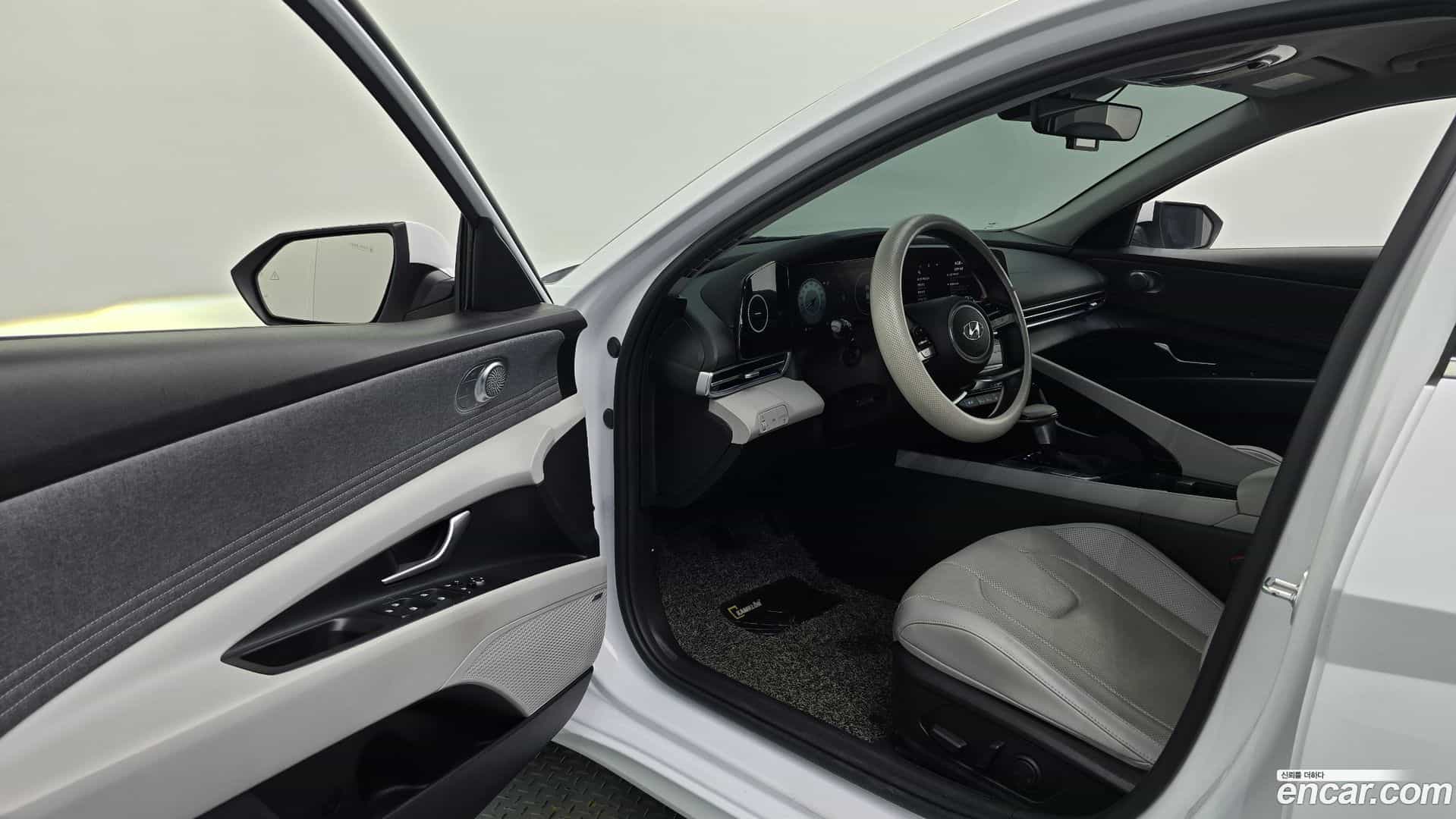 AVANTE Hyundai 2022.2-INNER-010