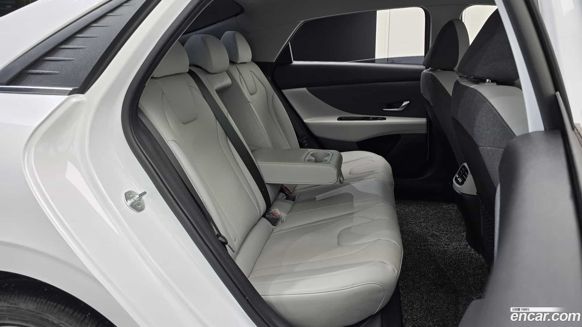 AVANTE Hyundai 2022.2-OPTION-015