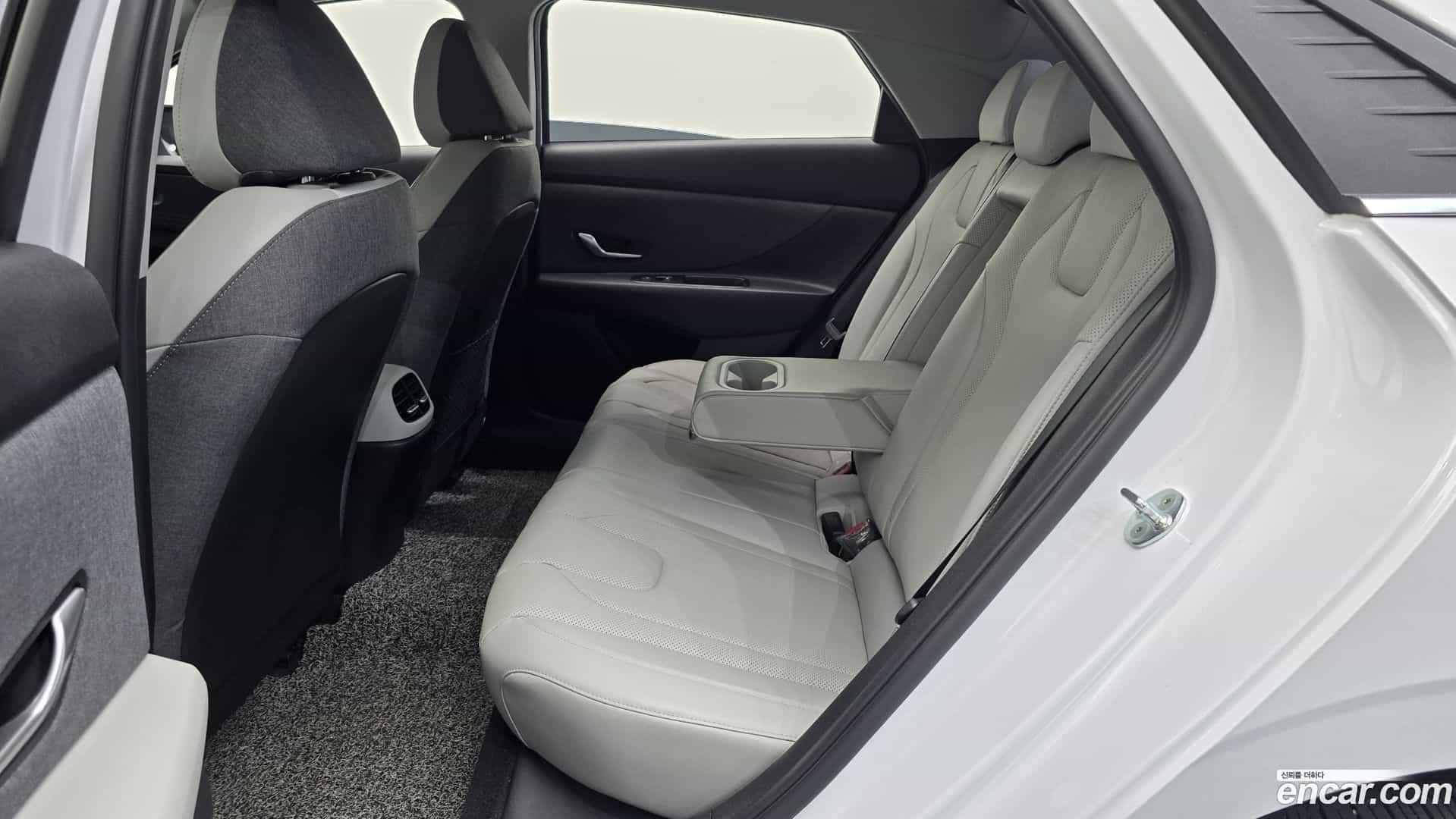 AVANTE Hyundai 2022.2-OPTION-016