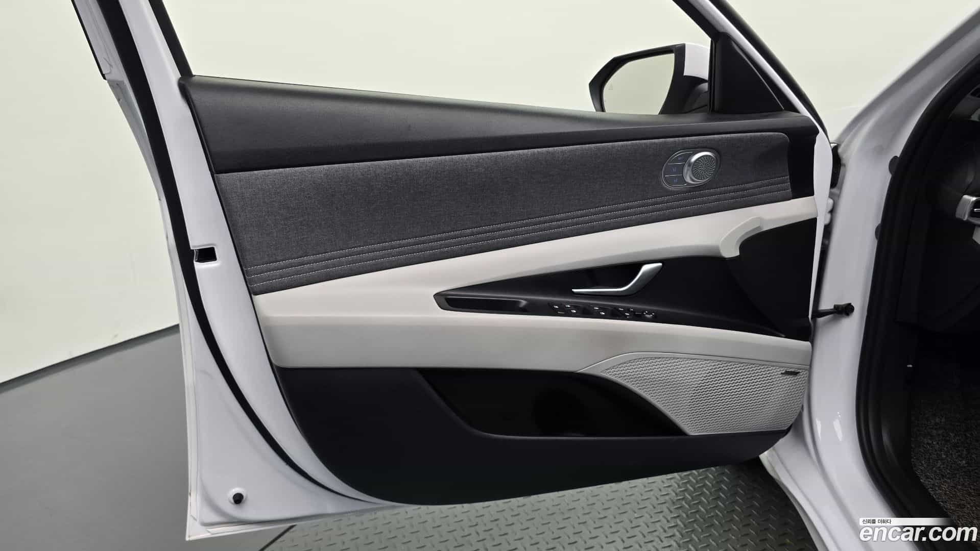 AVANTE Hyundai 2022.2-INNER-034