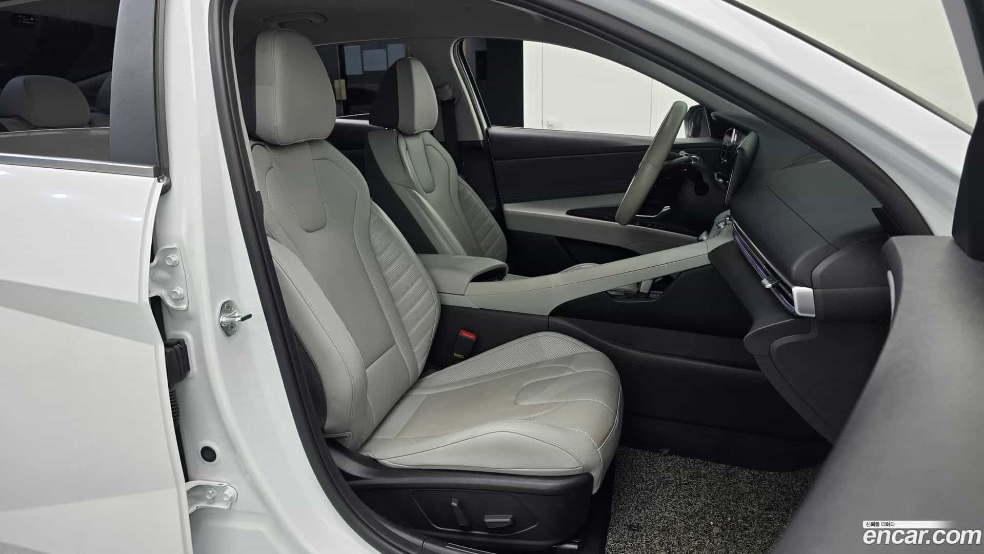 AVANTE Hyundai 2022.2-INNER-036