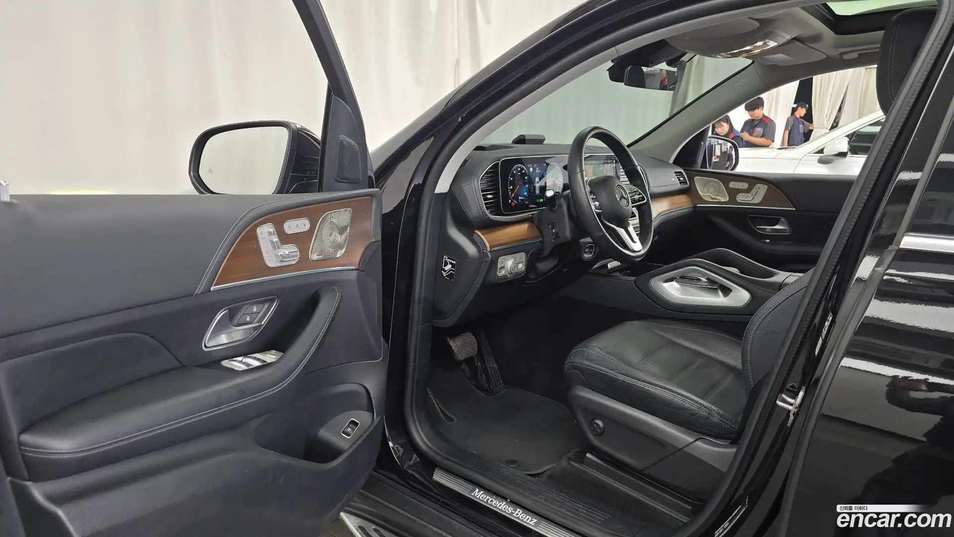 GLE-Class Mercedes-Benz 2021.7-INNER-010