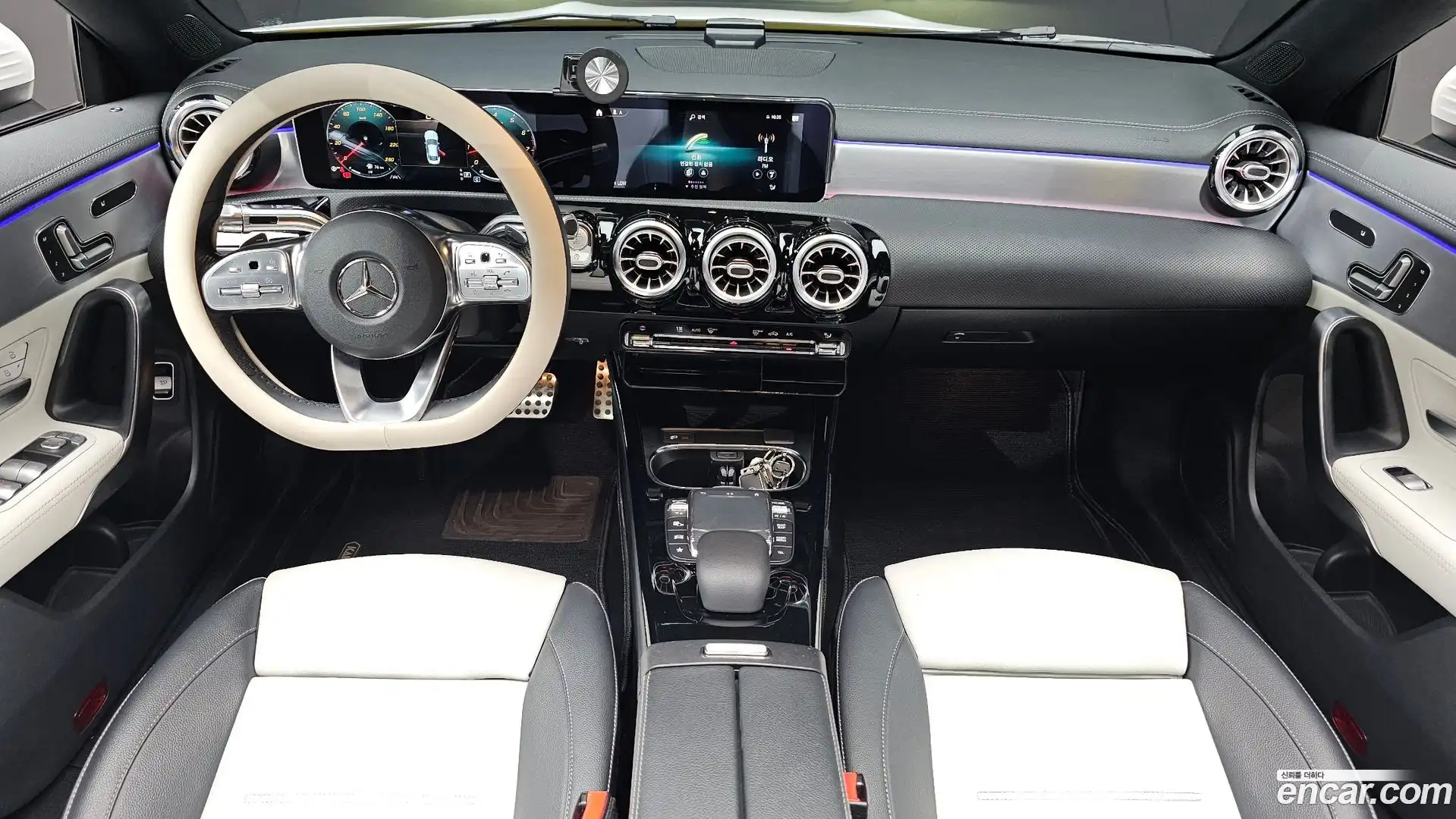 CLA-Class Mercedes-Benz 2020.2-INNER-007
