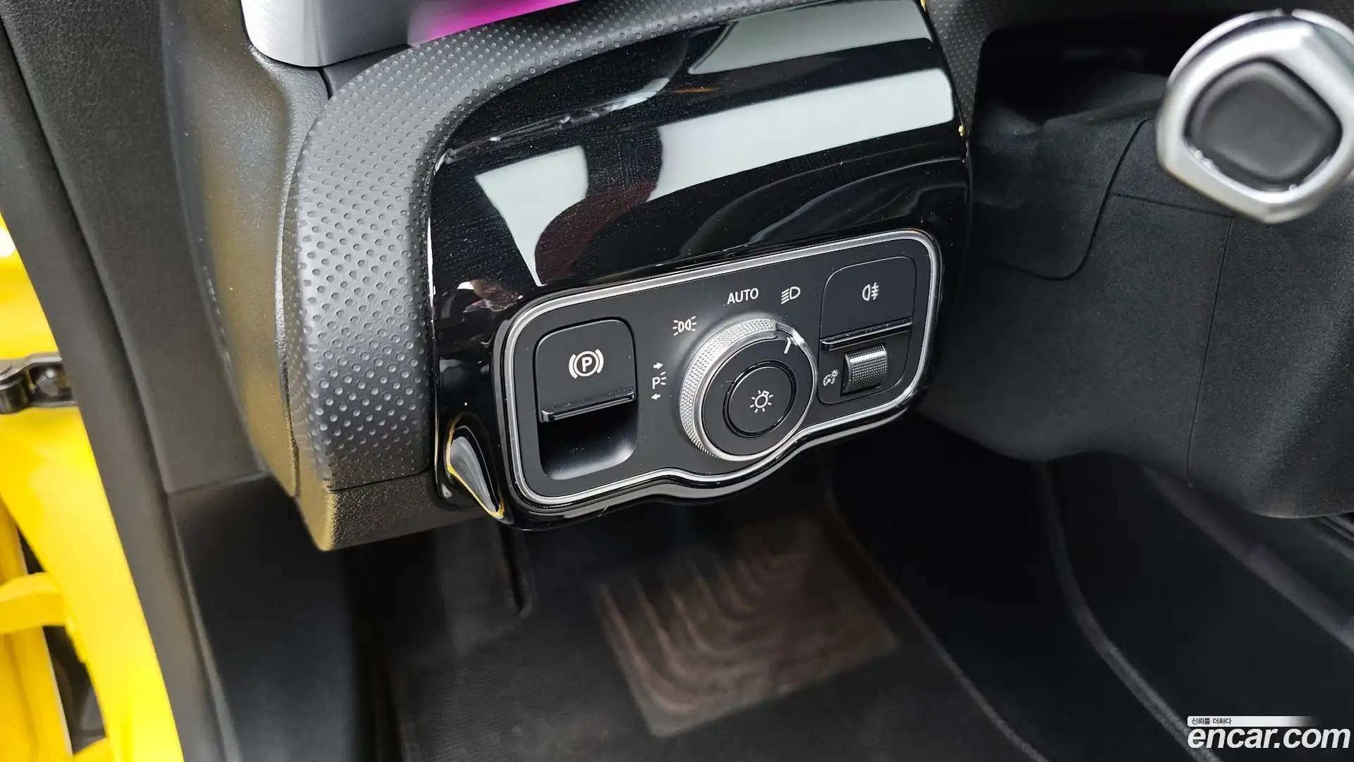CLA-Class Mercedes-Benz 2020.2-OPTION-021
