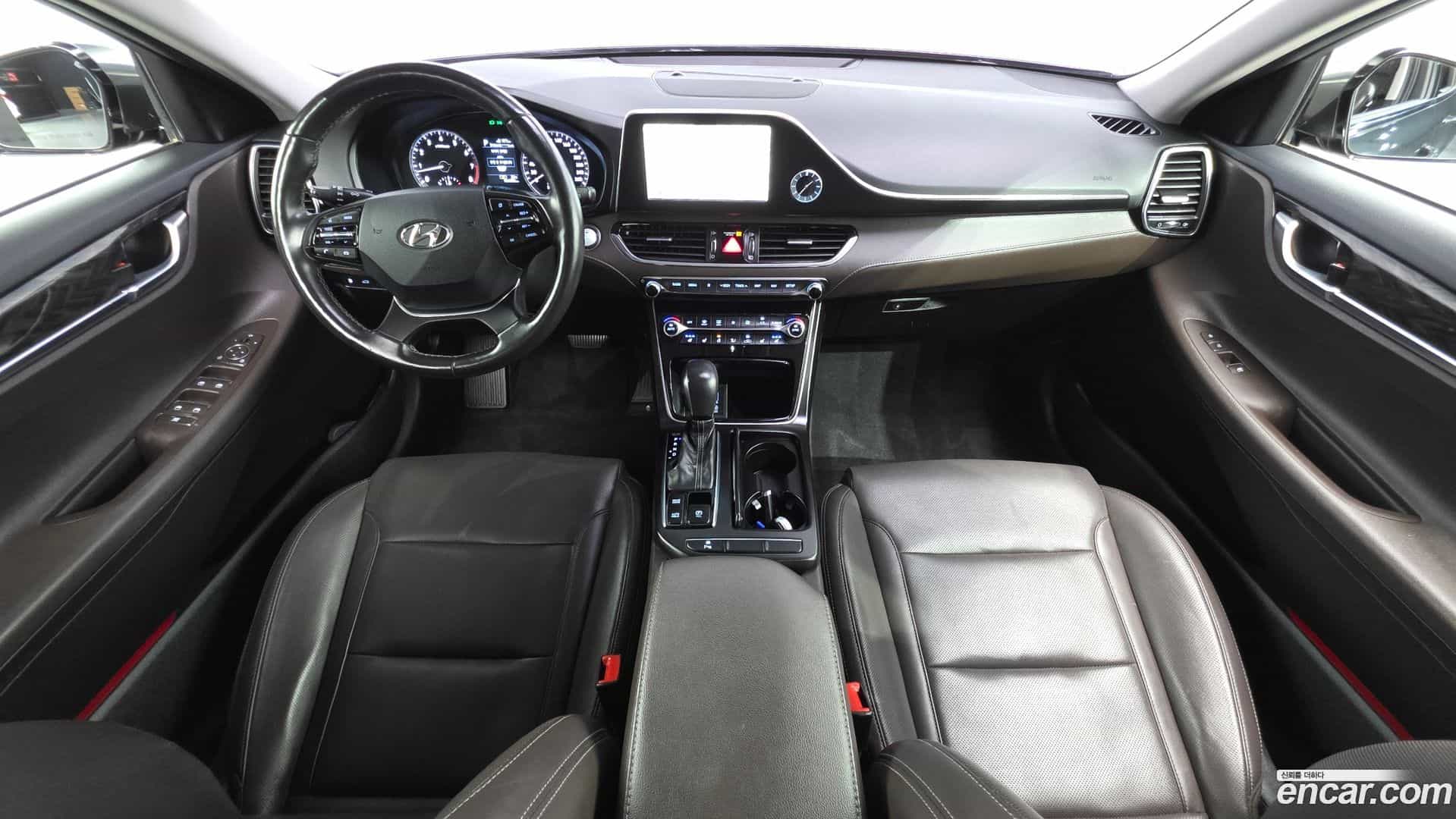 Grandeur Hyundai 2017.2-INNER-007
