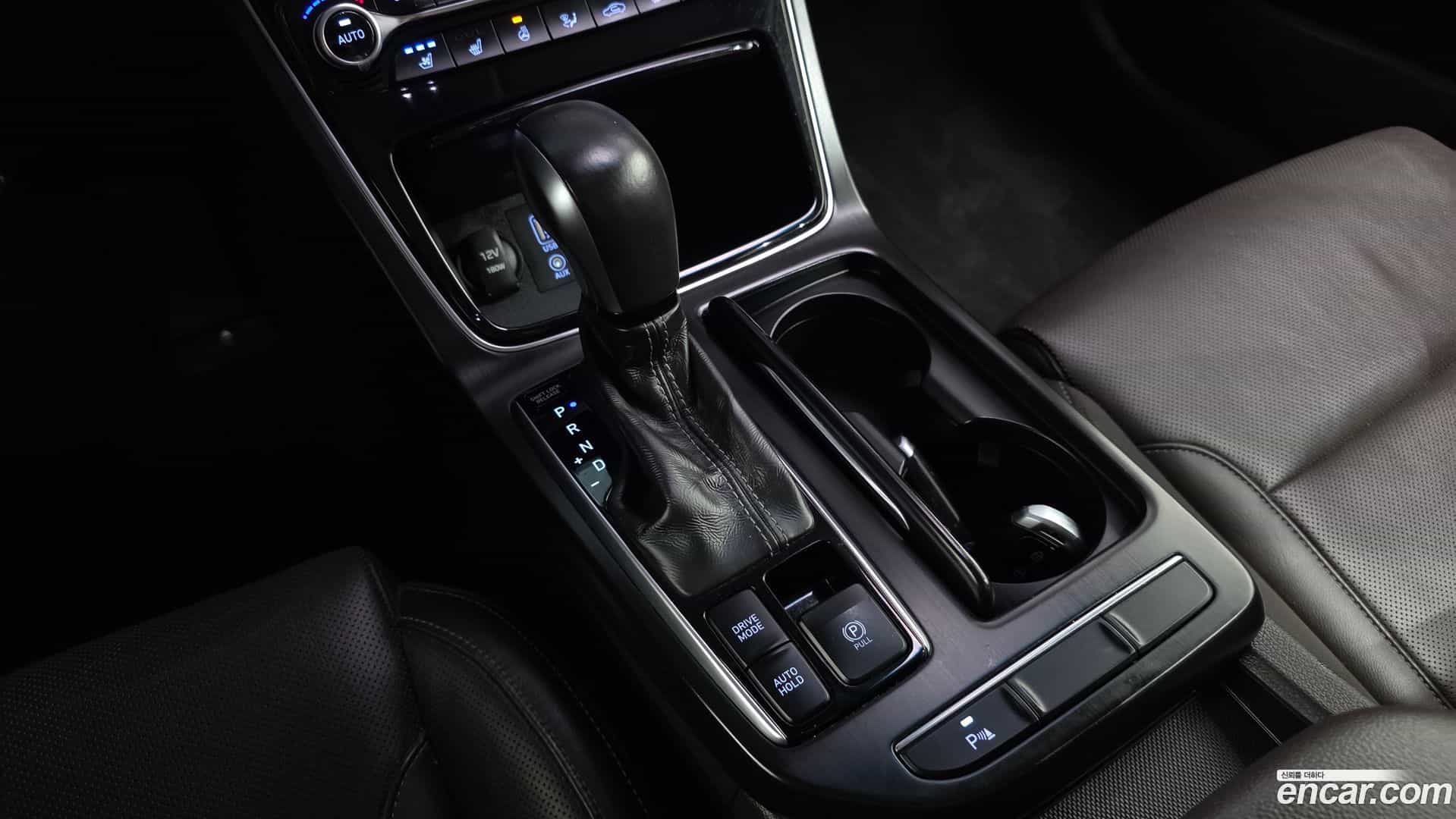 Grandeur Hyundai 2017.2-INNER-009