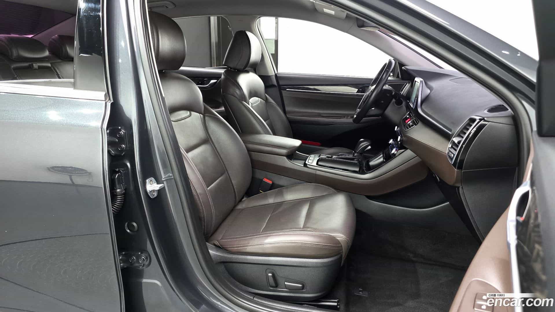 Grandeur Hyundai 2017.2-INNER-036