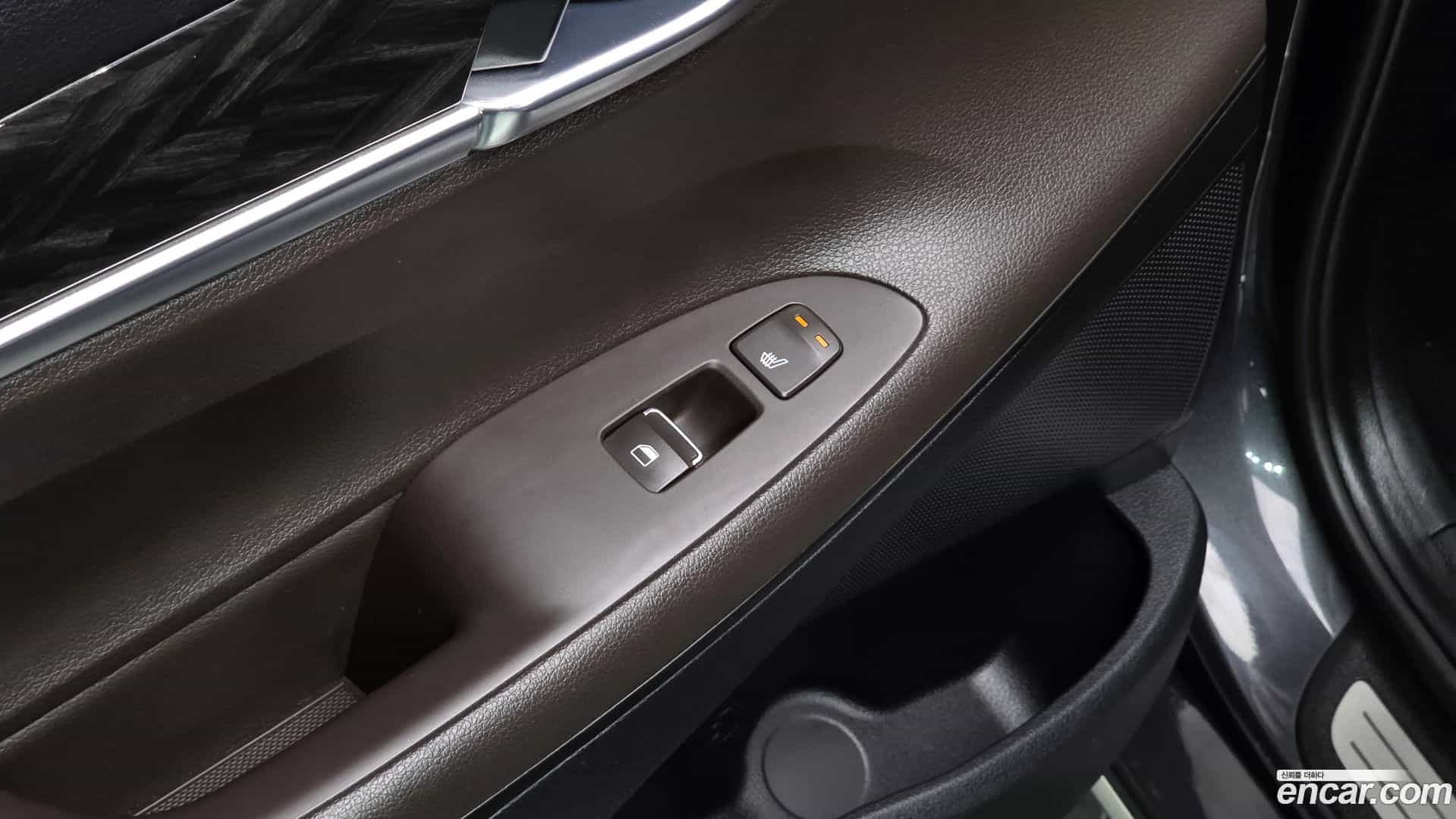 Grandeur Hyundai 2017.2-OPTION-043