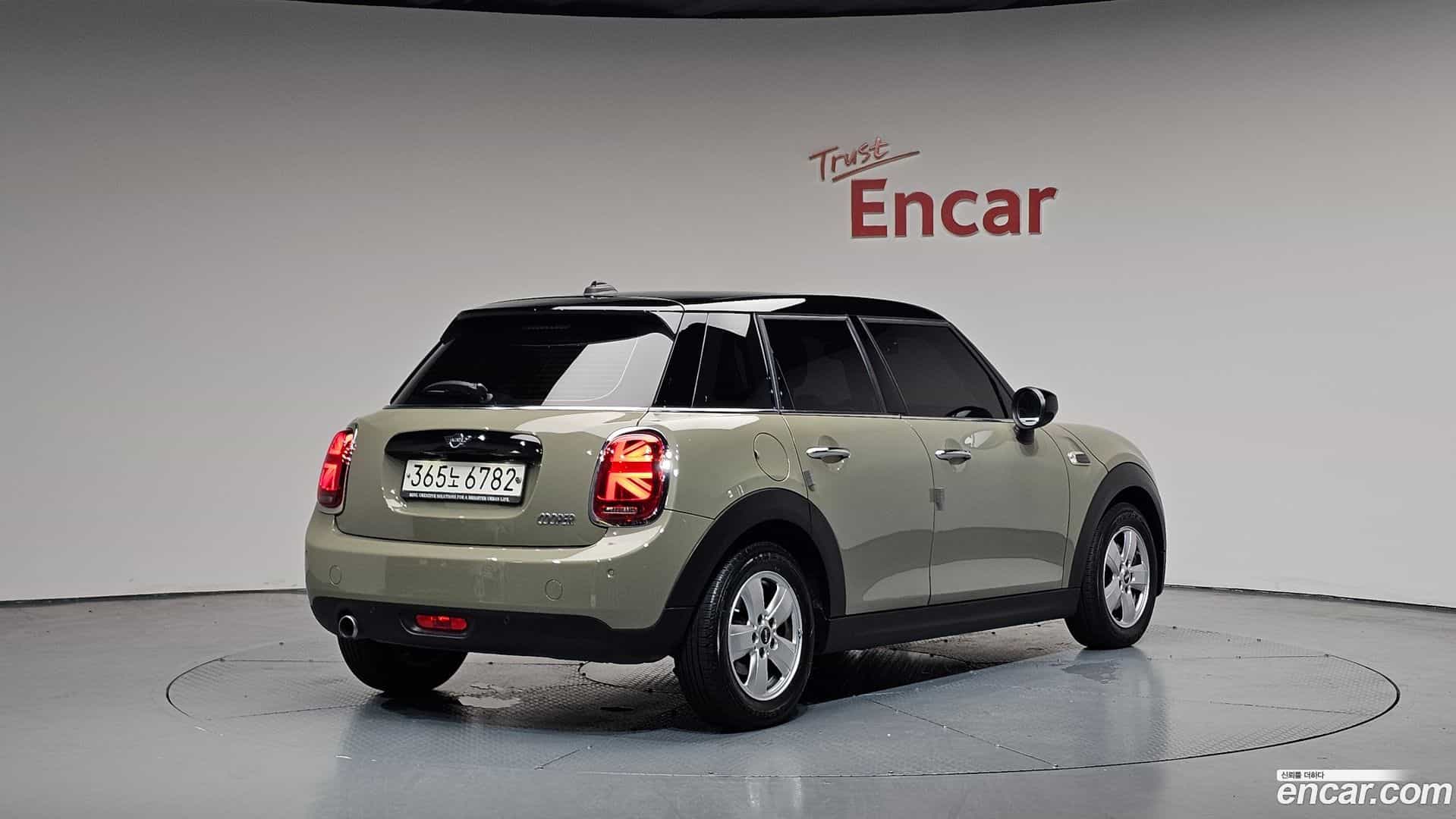 Cooper Mini 2020.6-OUTER-002