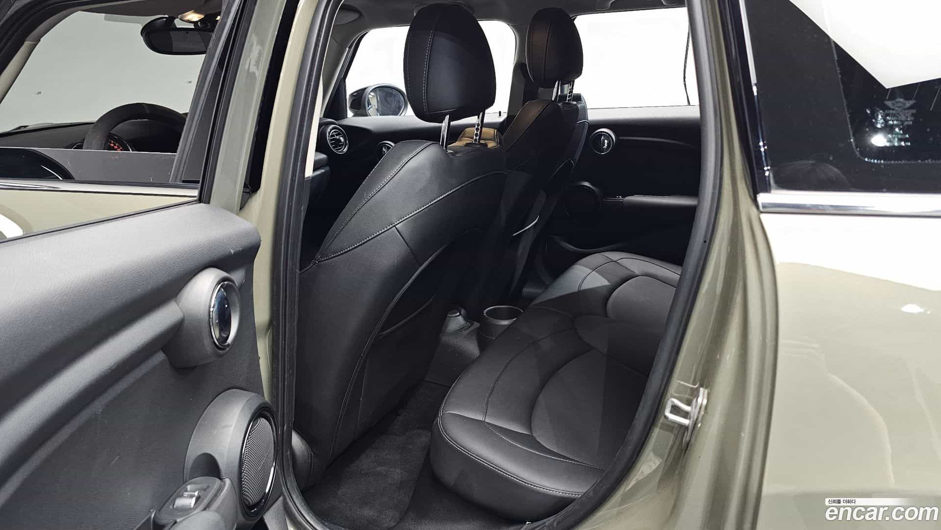 Cooper Mini 2020.6-OPTION-015