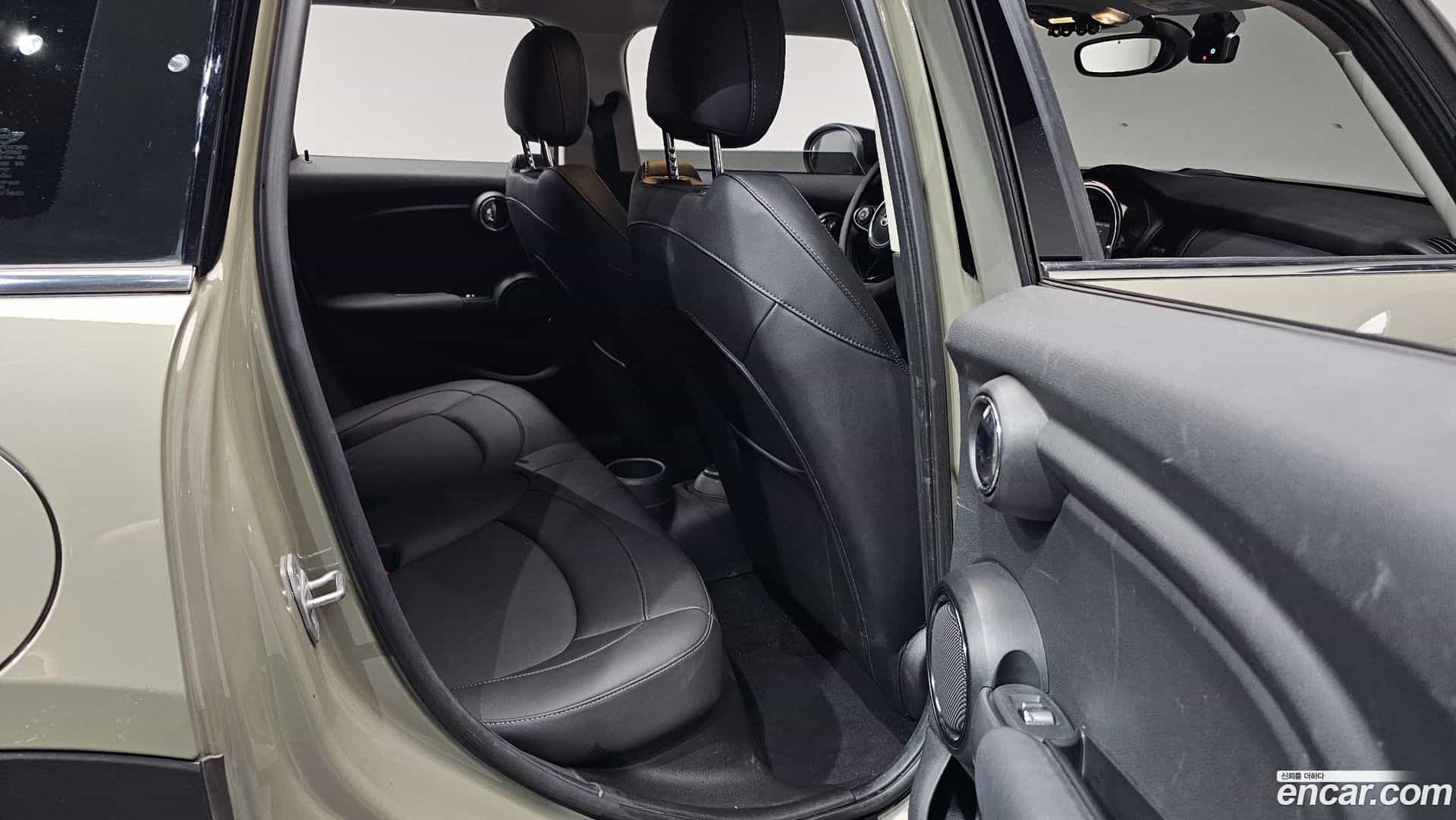 Cooper Mini 2020.6-OPTION-016