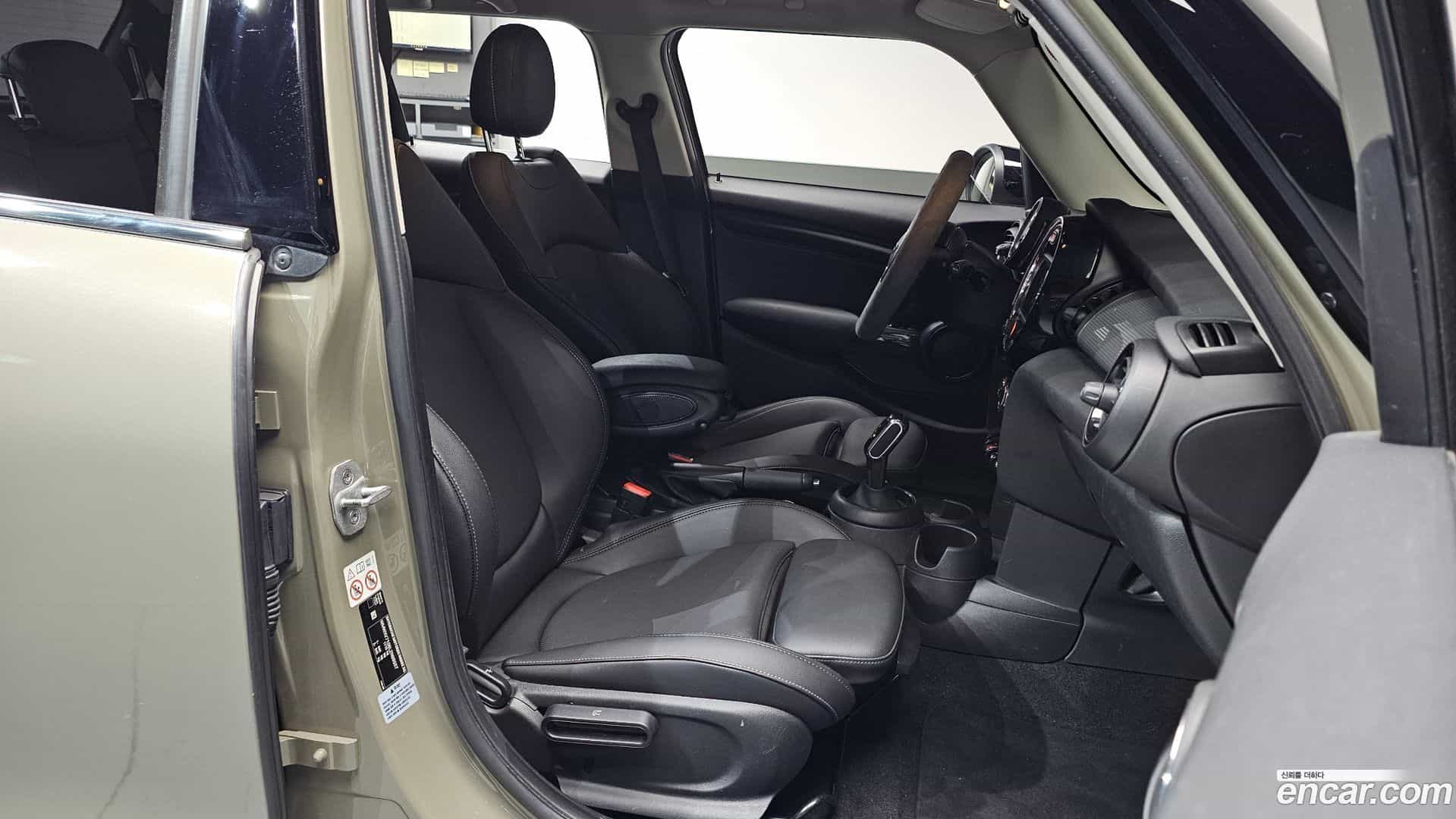 Cooper Mini 2020.6-INNER-036