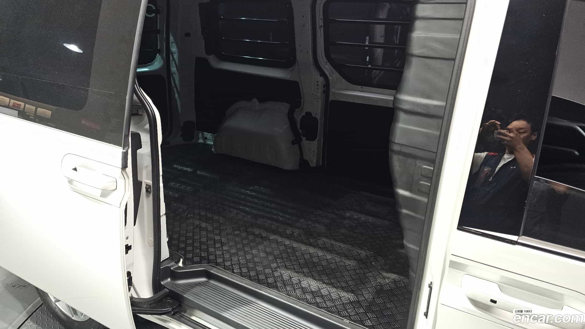 Staria Hyundai 2022.1-OPTION-015