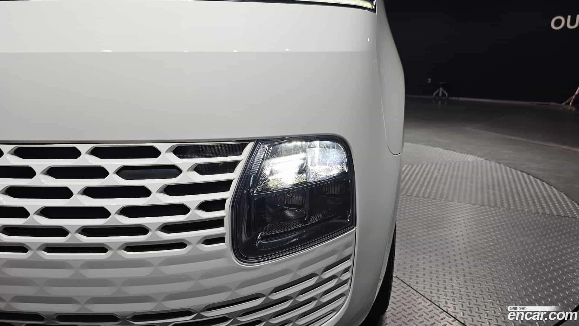 Staria Hyundai 2022.1-OUTER-032