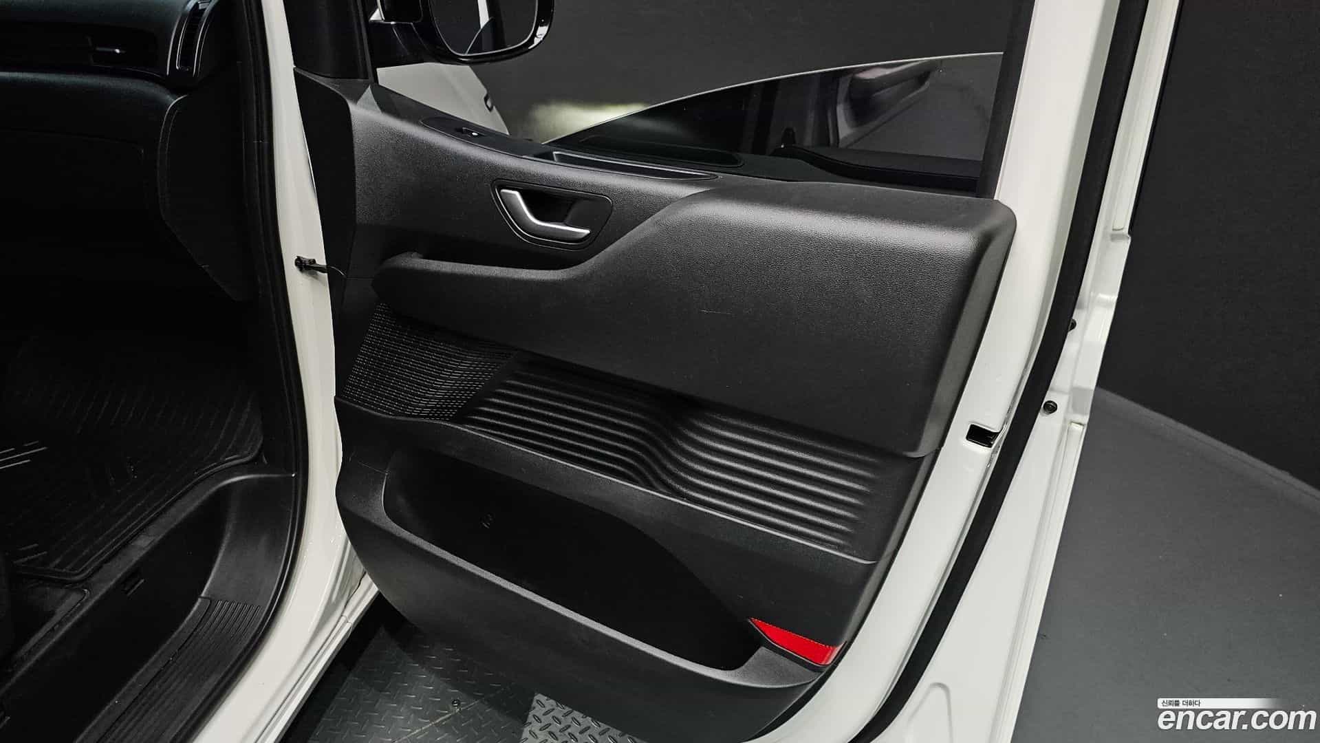 Staria Hyundai 2022.1-INNER-035