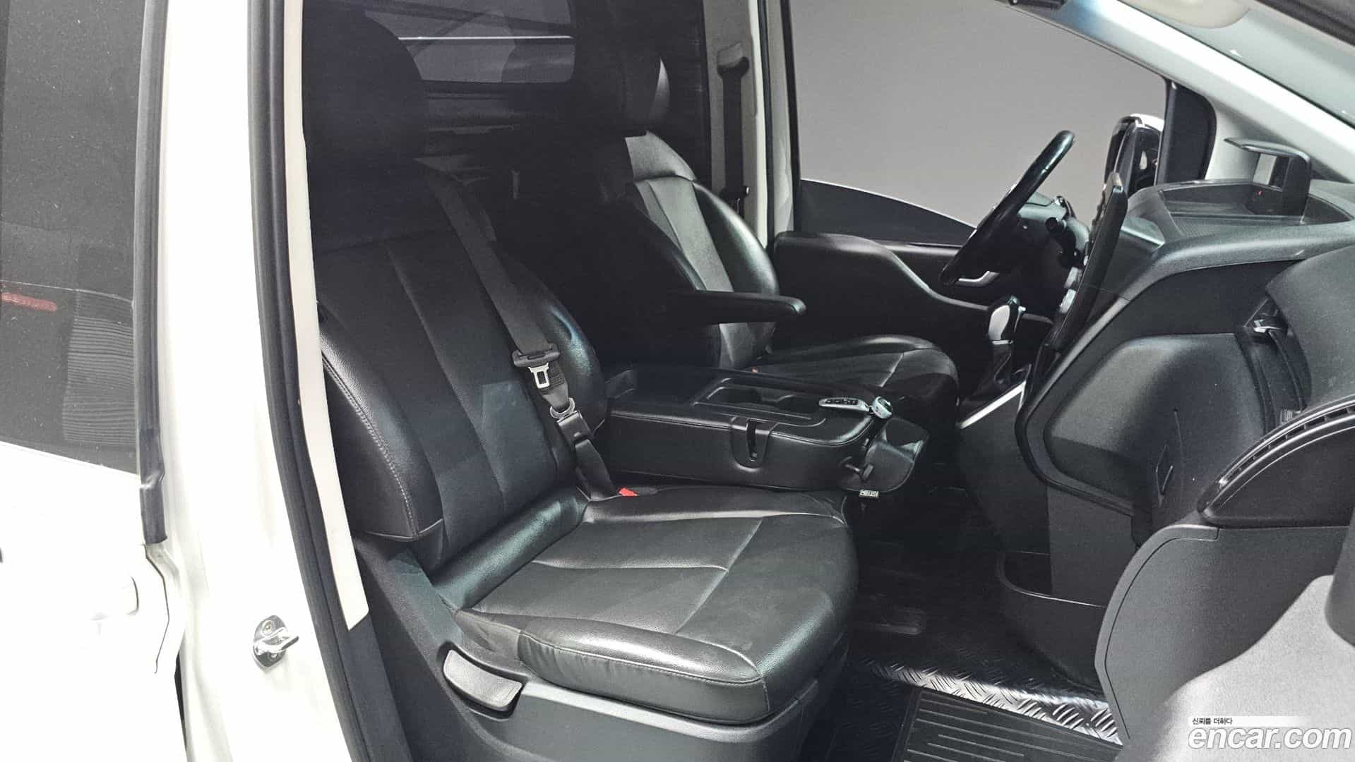 Staria Hyundai 2022.1-INNER-036
