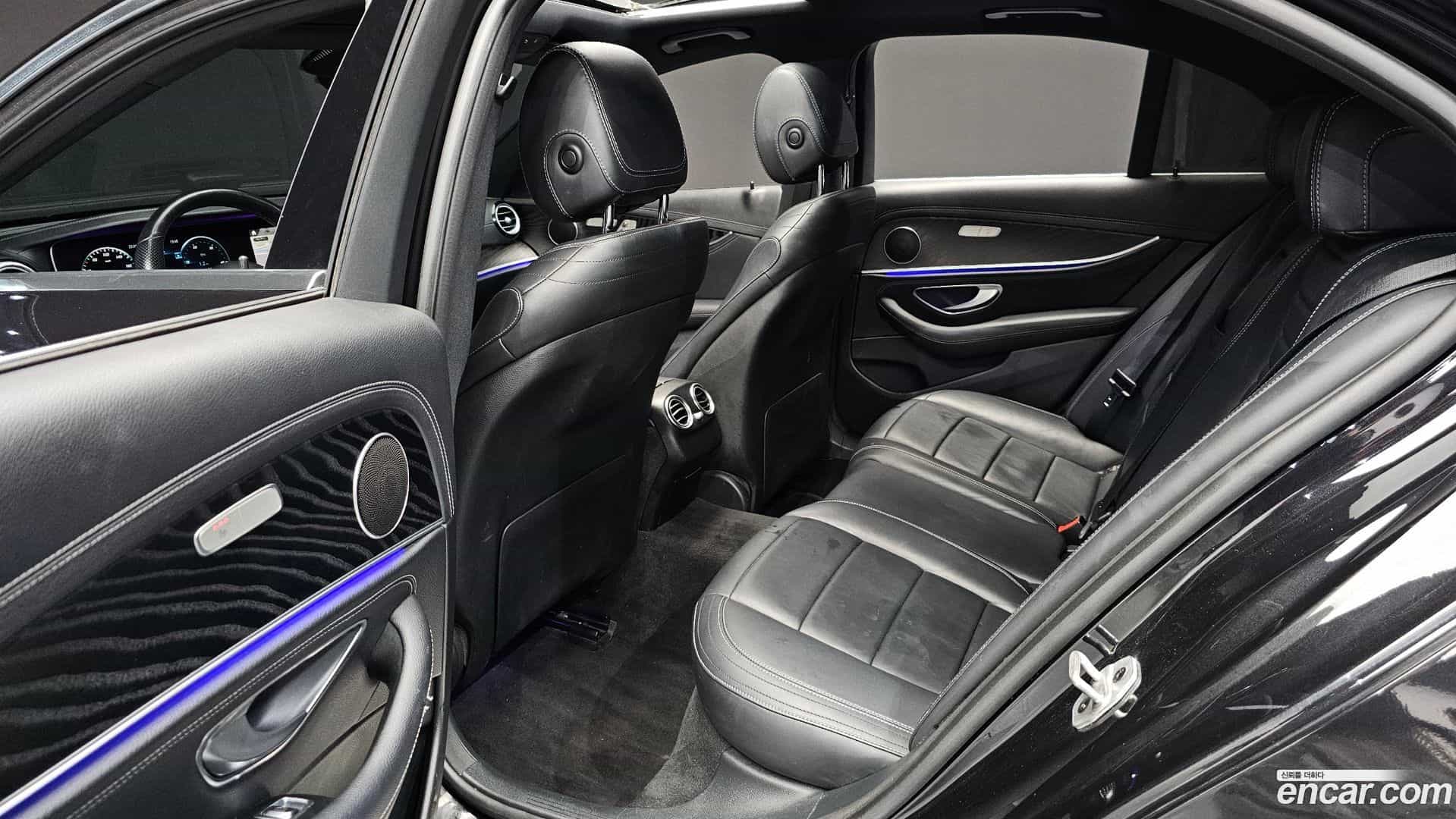 E-Class Mercedes-Benz 2020.11-OPTION-015