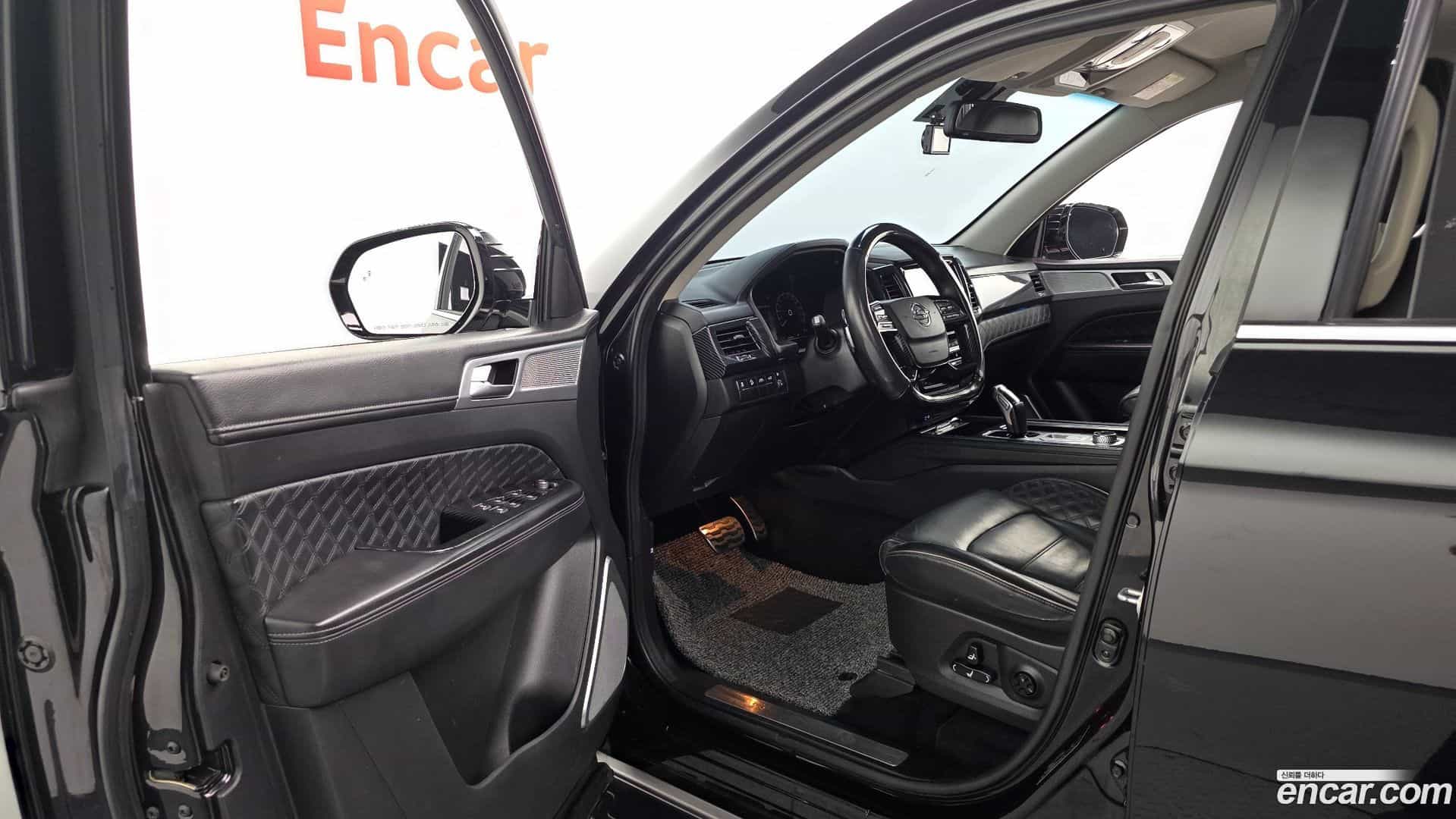 Rexton KG Mobility 2020.10-INNER-010