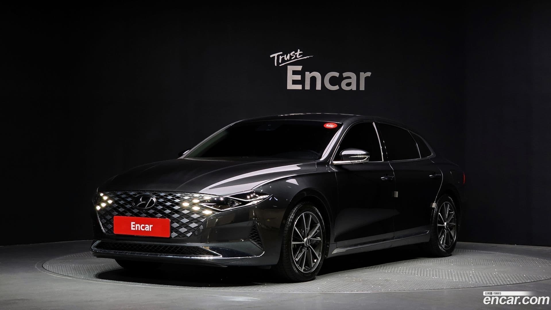 Main__Slider__Photo:Grandeur Hyundai 2019.10-0