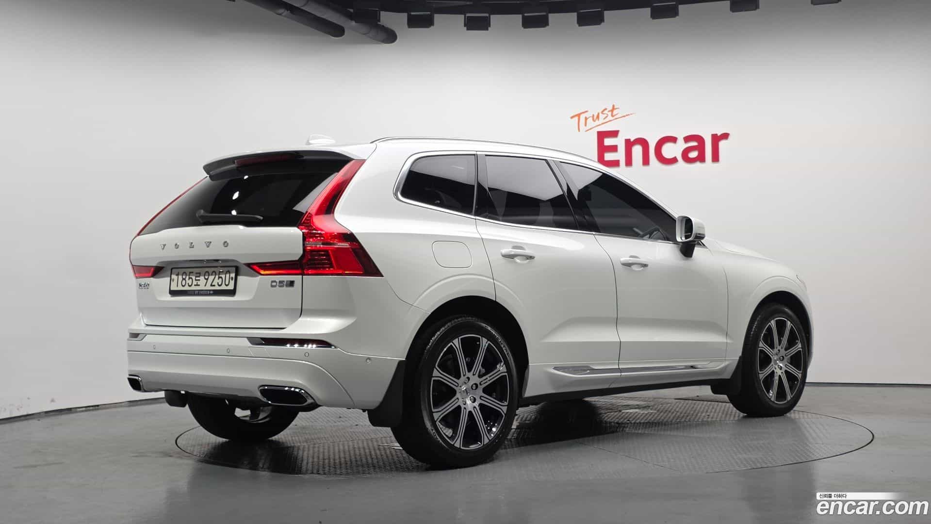 XC60 Volvo 2018.5-OUTER-002