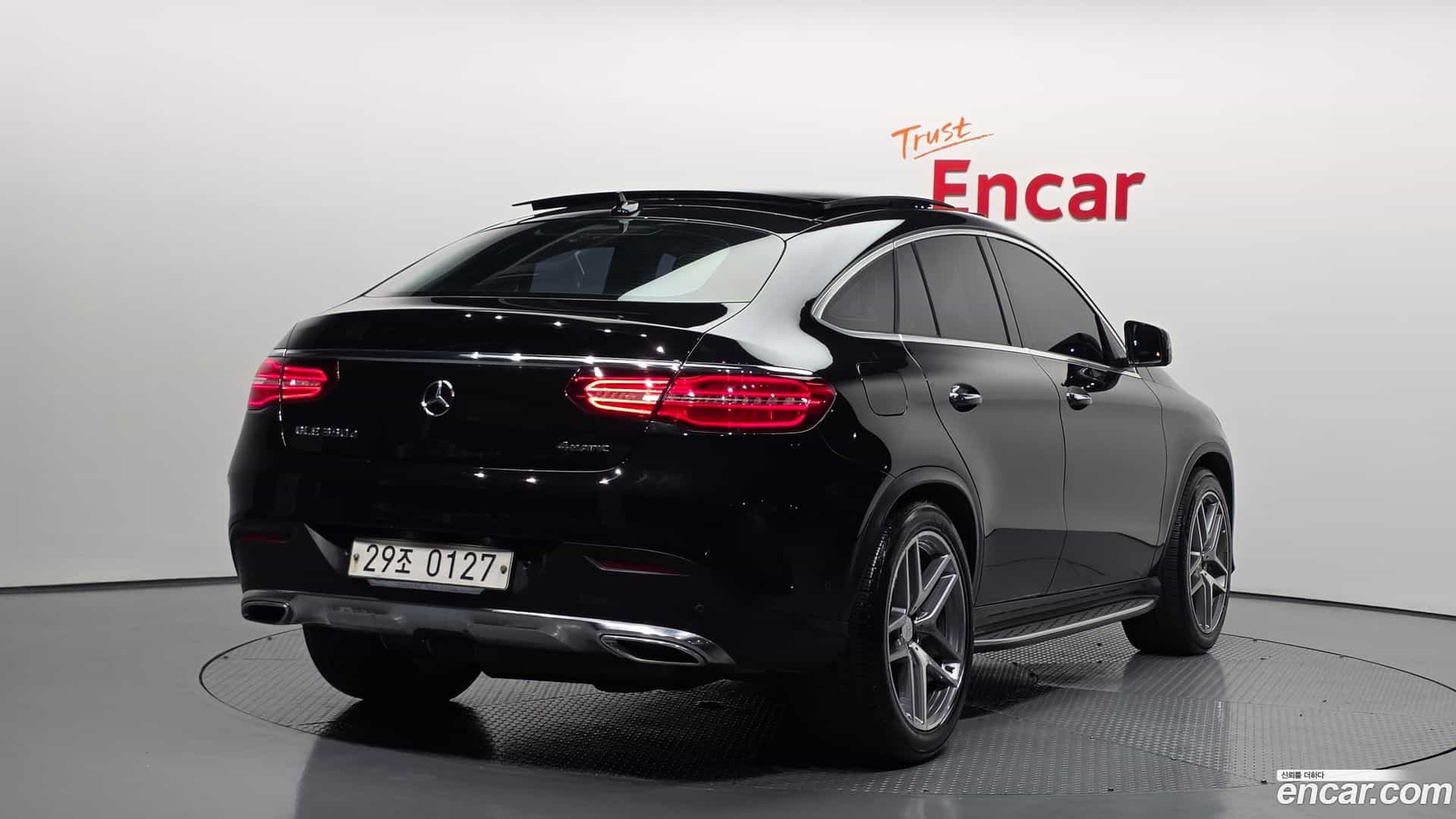 GLE-Class Mercedes-Benz 2017.0-OUTER-002