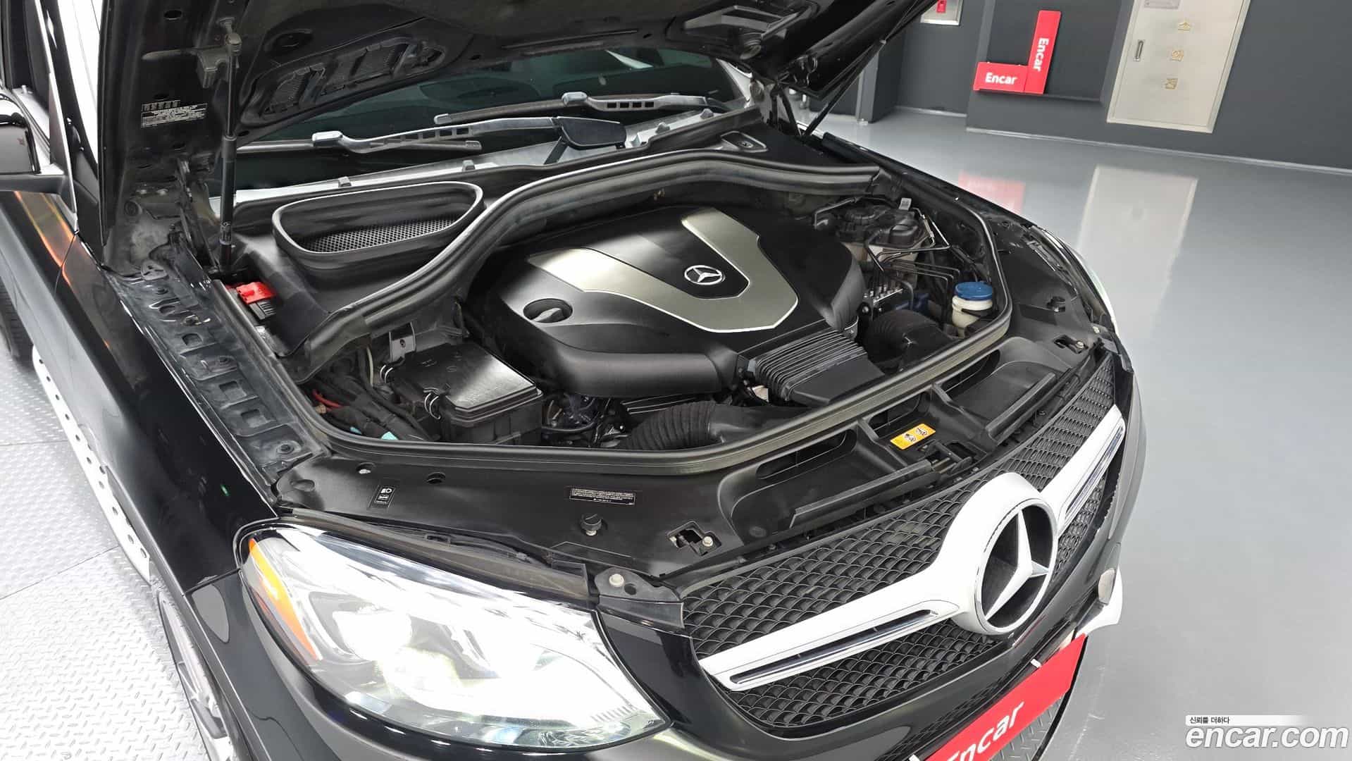 GLE-Class Mercedes-Benz 2017.0-OUTER-006