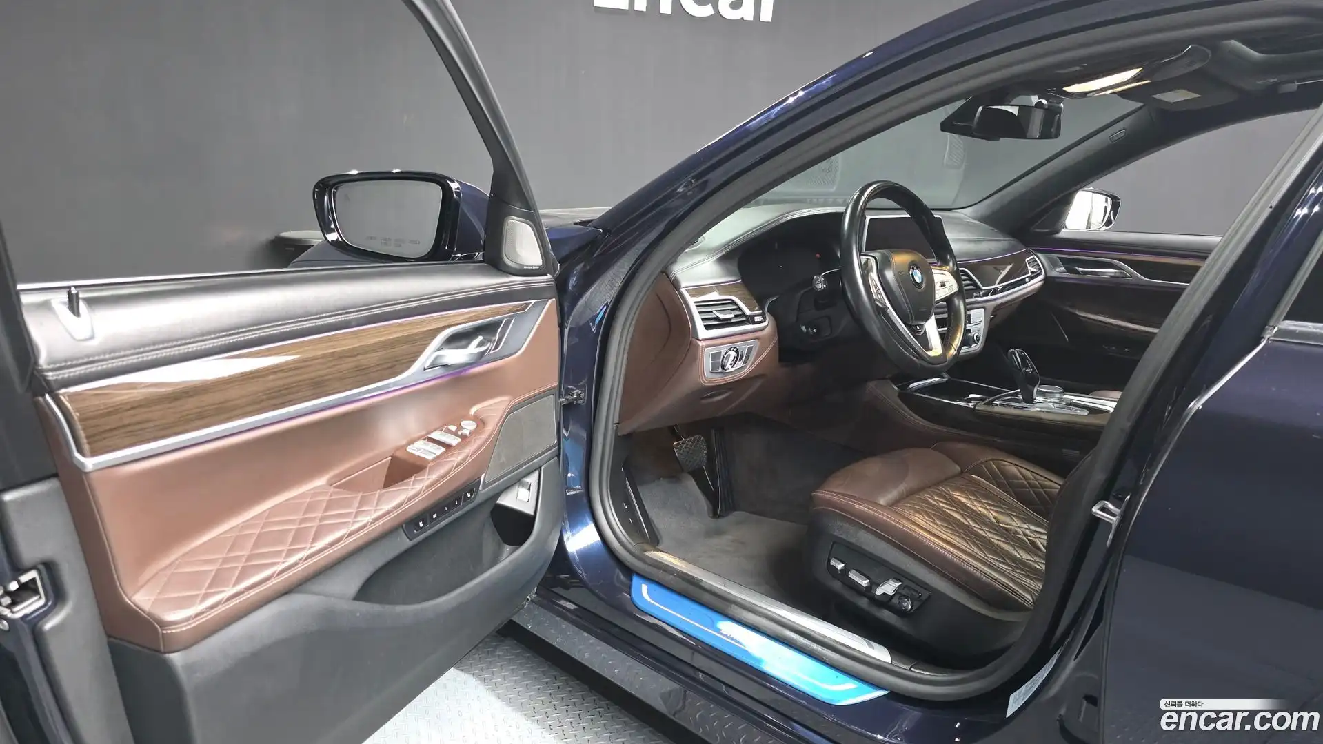 7-Series BMW 2019.9-INNER-010