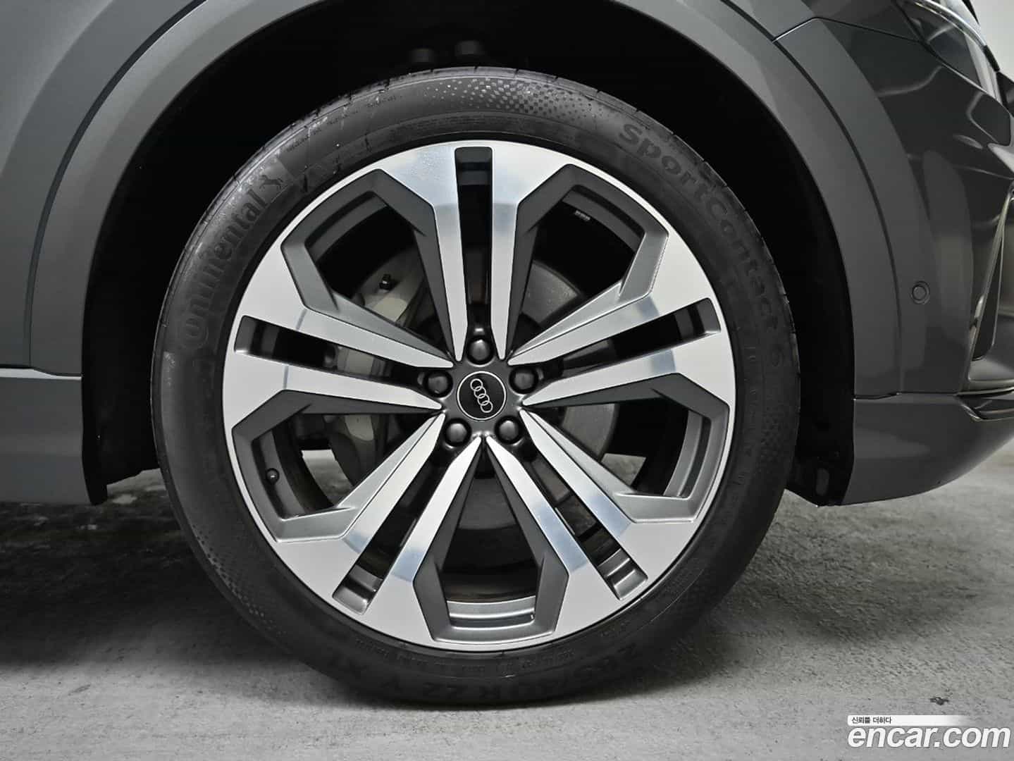Q8 Audi 2023.11-OUTER-005